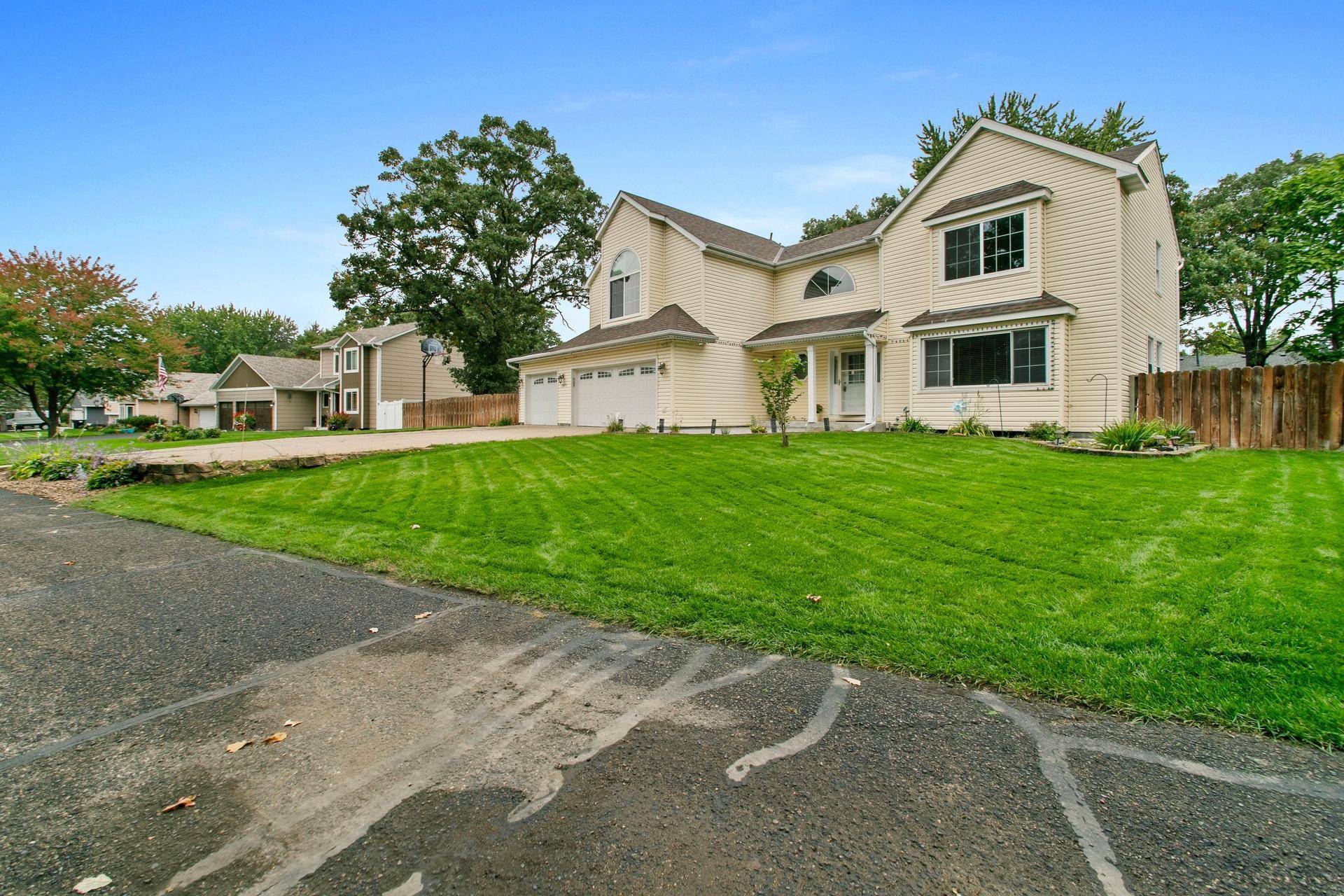 1871 130th LN NW, Coon Rapids, MN 55448