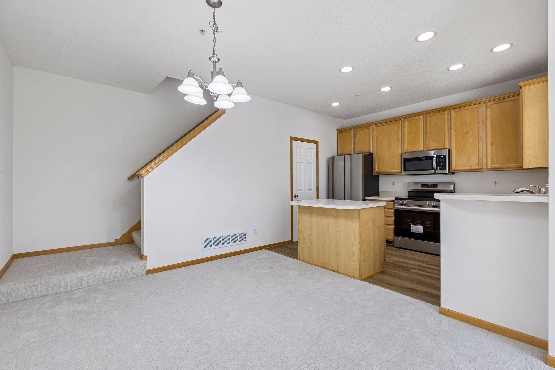 7616 Southridge LN, Savage, MN 55378
