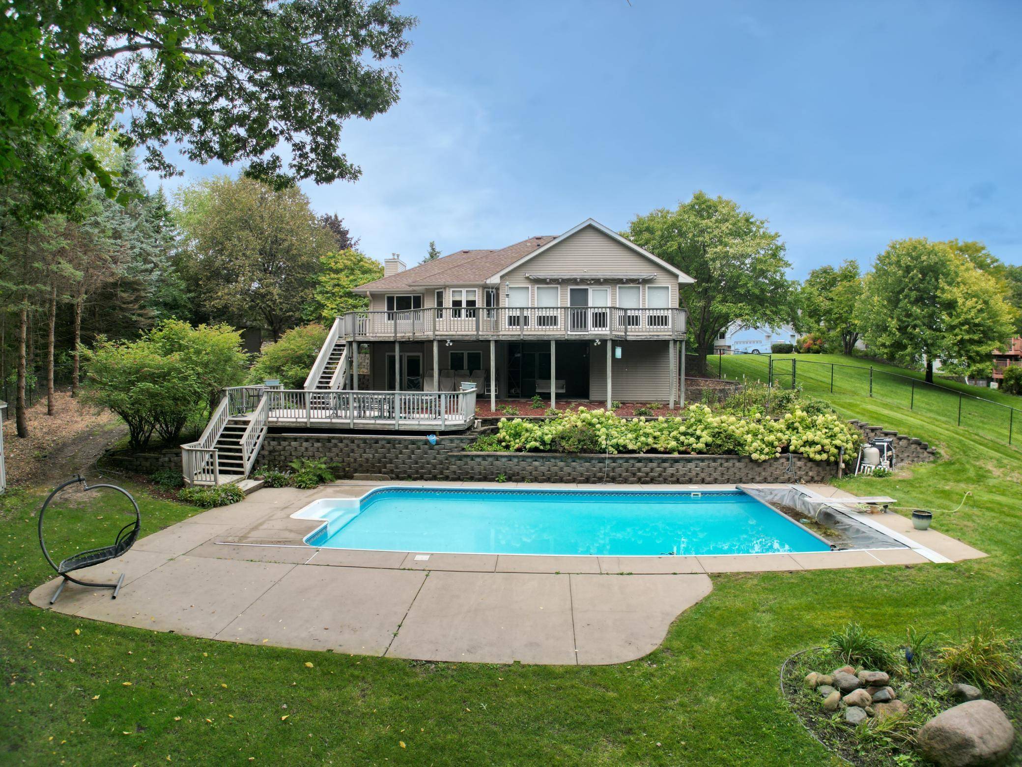 8023 Delano CT, Inver Grove Heights, MN 55076
