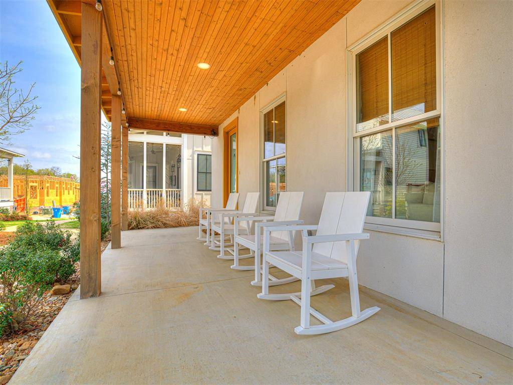 48 Center LN, Carlton Landing, OK 74432