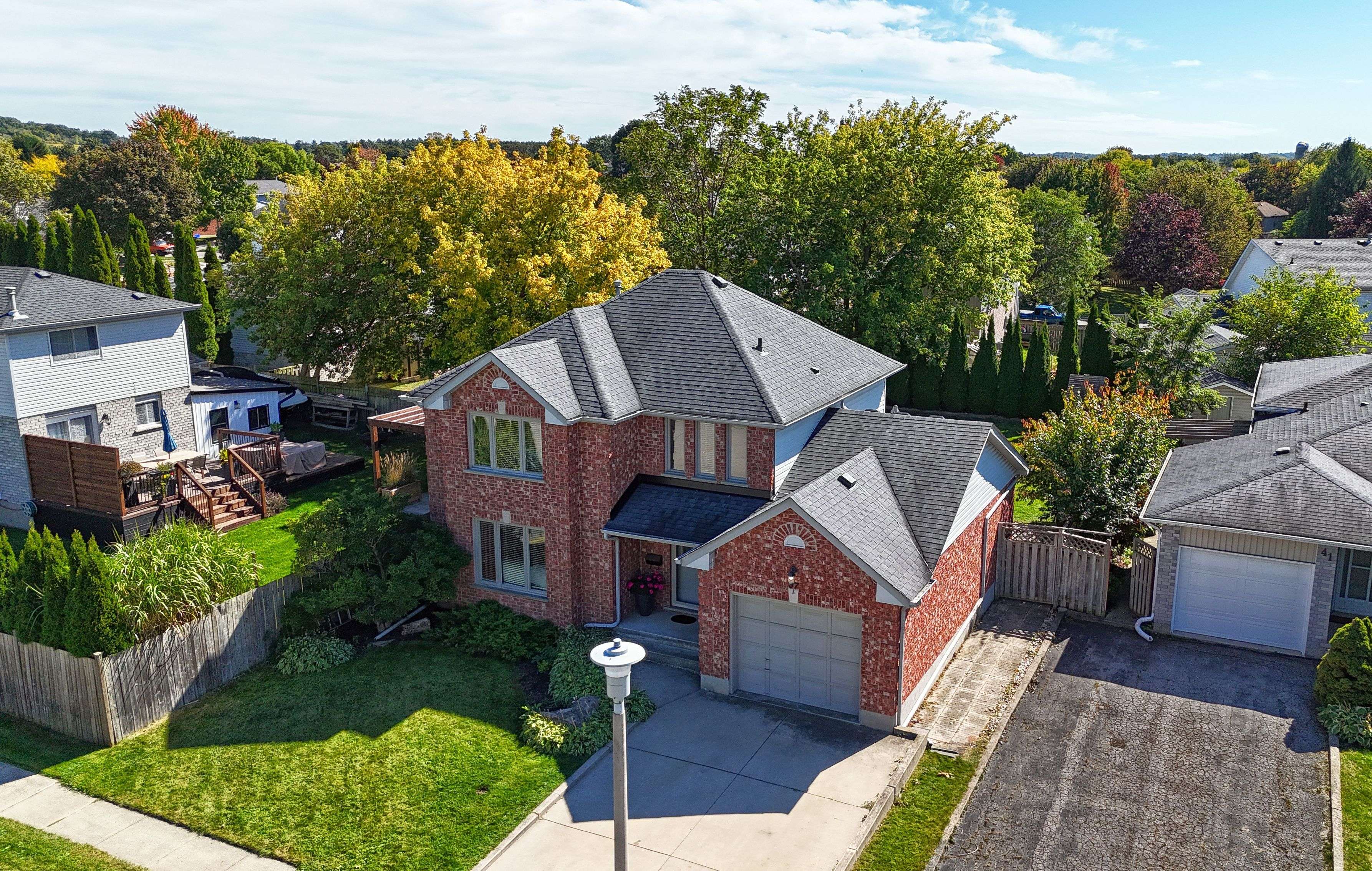 37 Woodcroft PL, Cambridge, ON N1P 1B1
