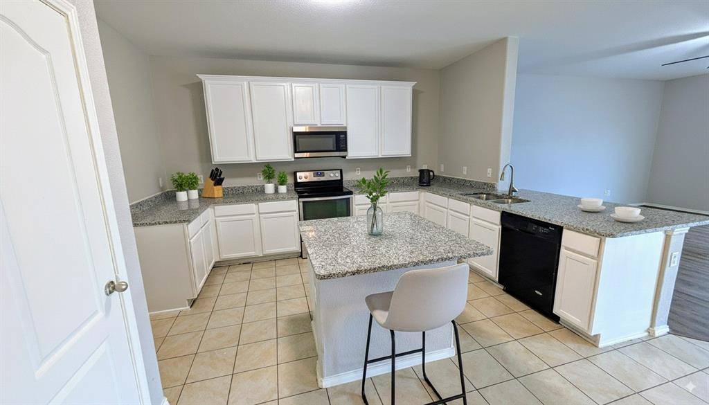 4110 Sandalwood Court, Heartland, TX 75126