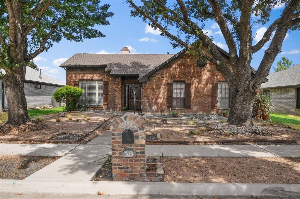1633 Crosshaven Drive, Lewisville, TX 75077