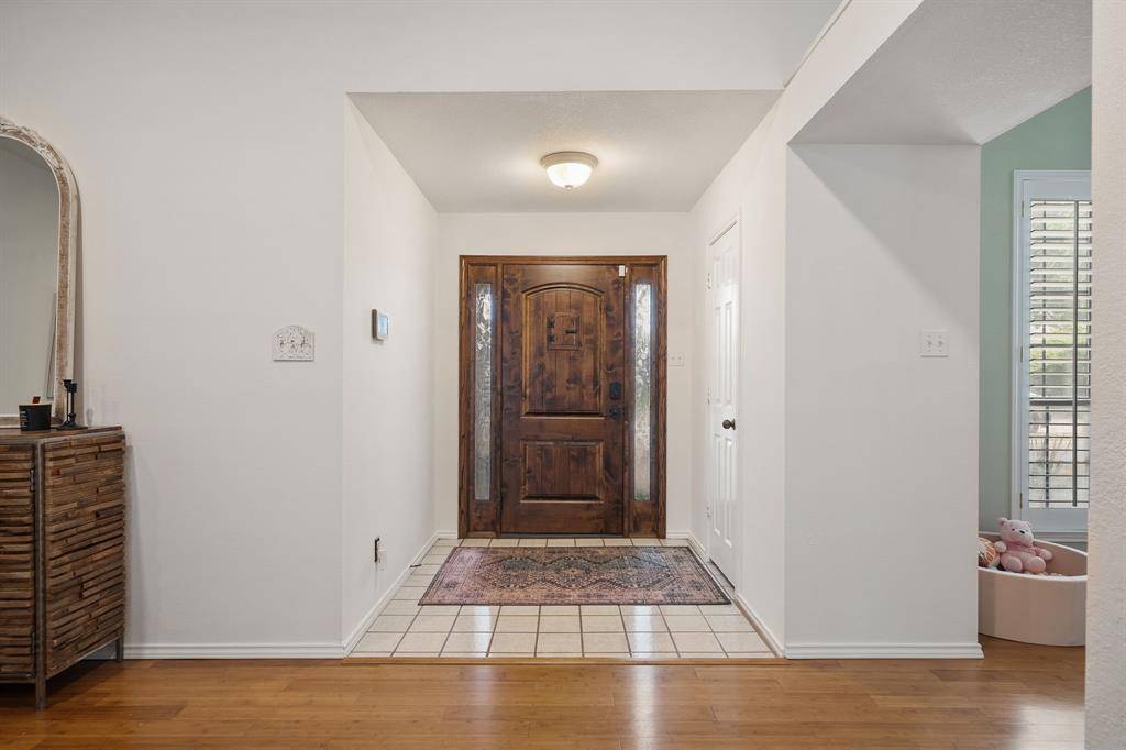 1633 Crosshaven Drive, Lewisville, TX 75077