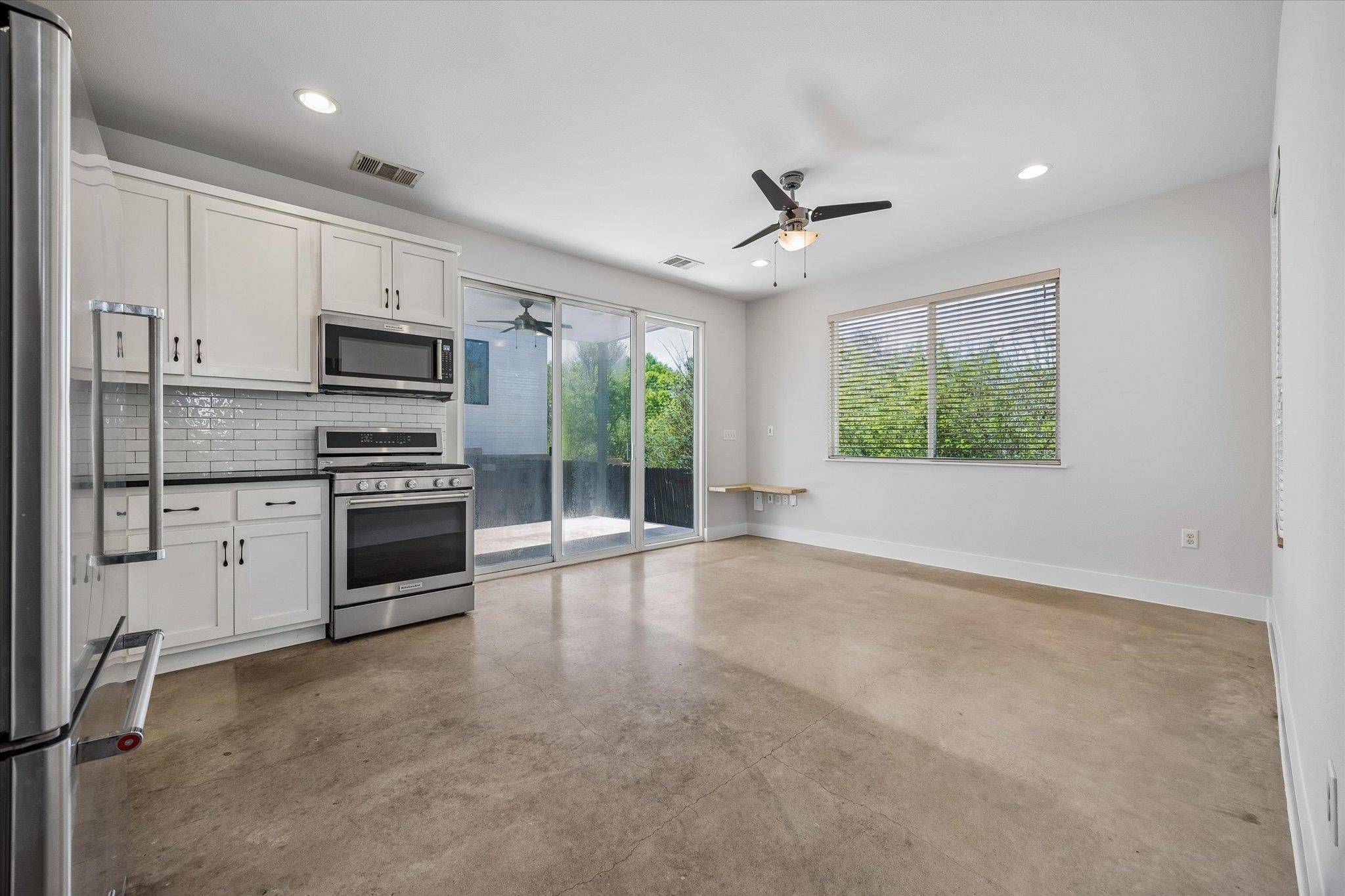 1182 Ridgeway DR #B, Austin, TX 78702