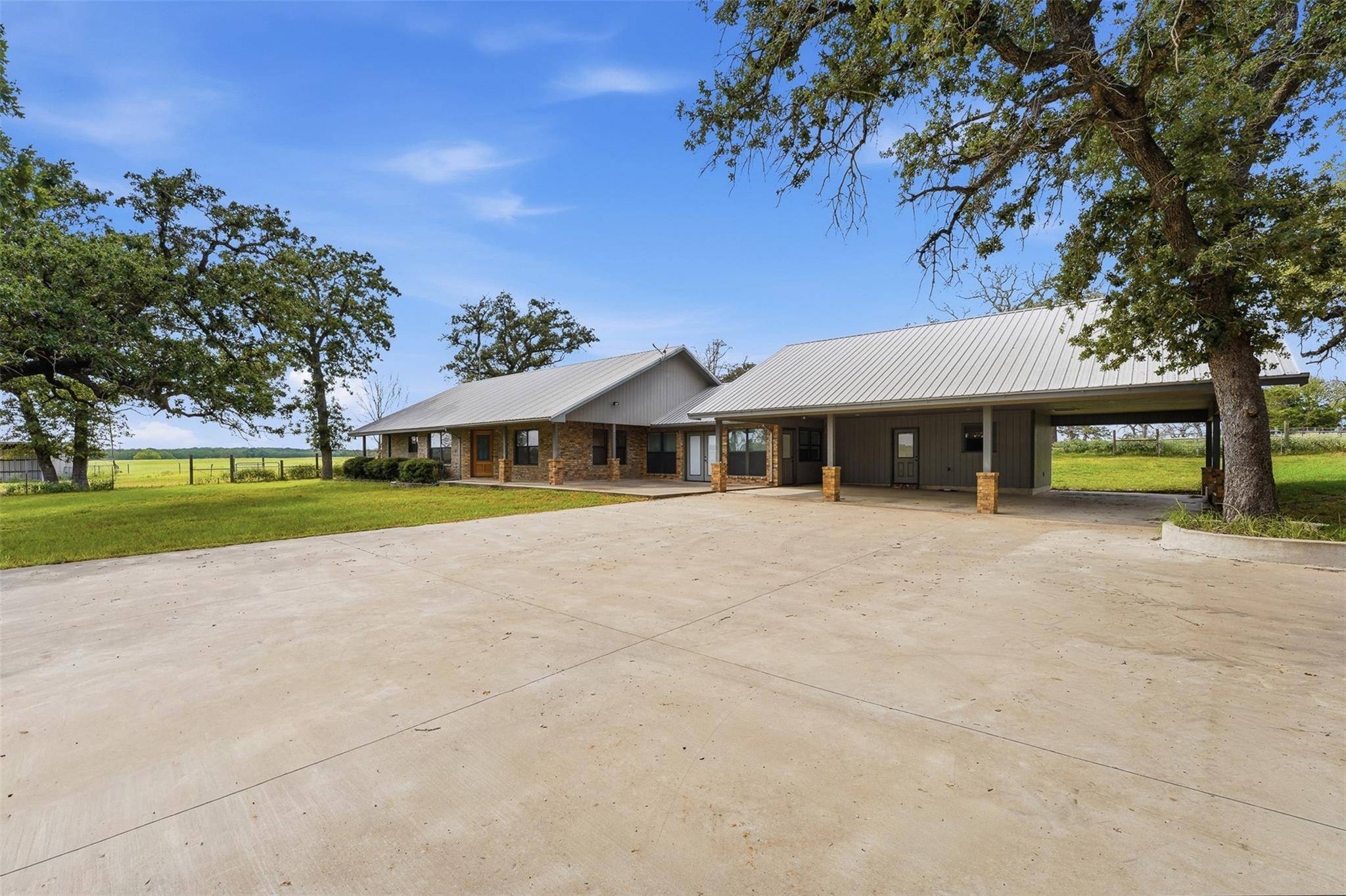 6589 State Highway 304, Harwood, TX 78632