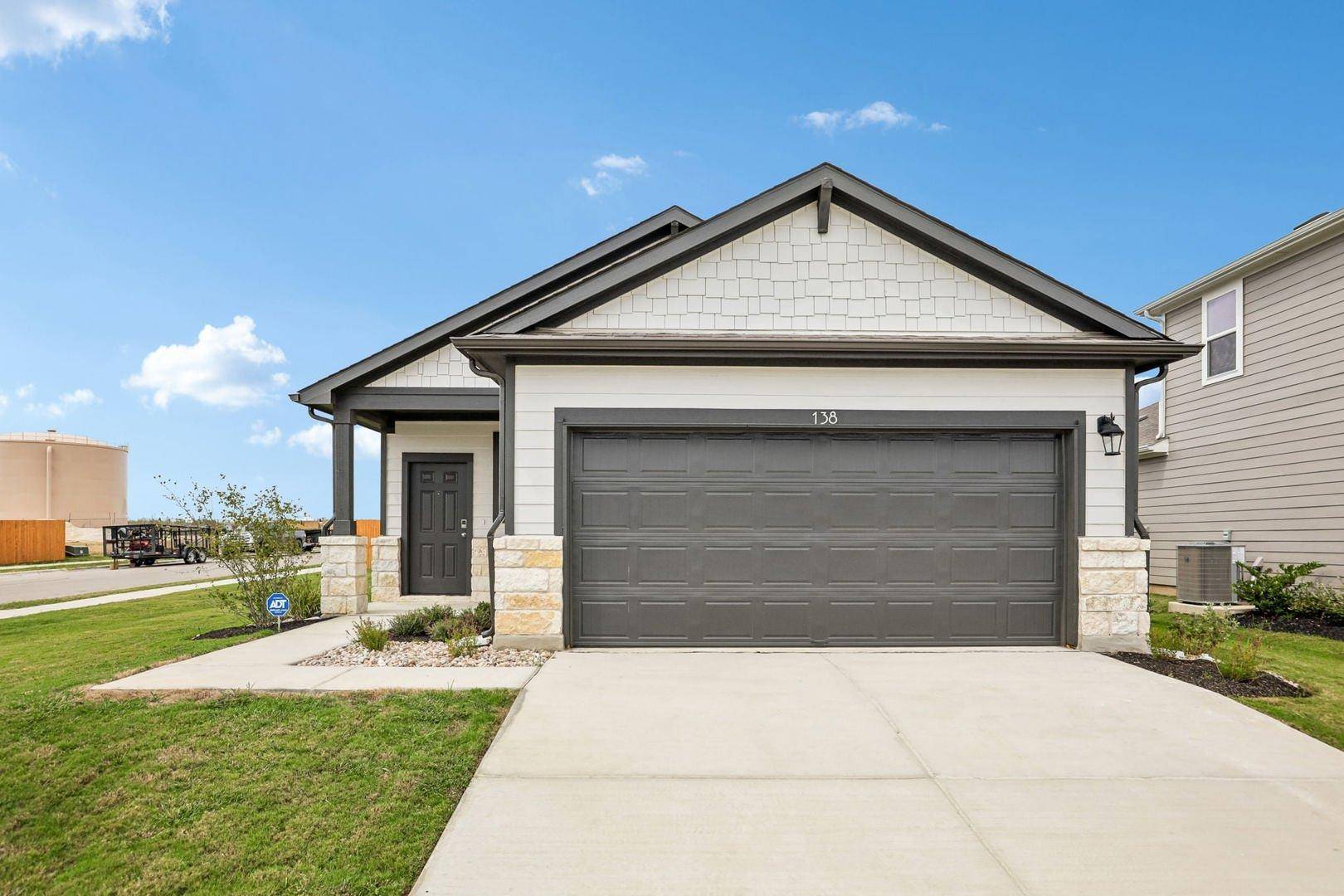 138 Hornet ST, Elgin, TX 78621