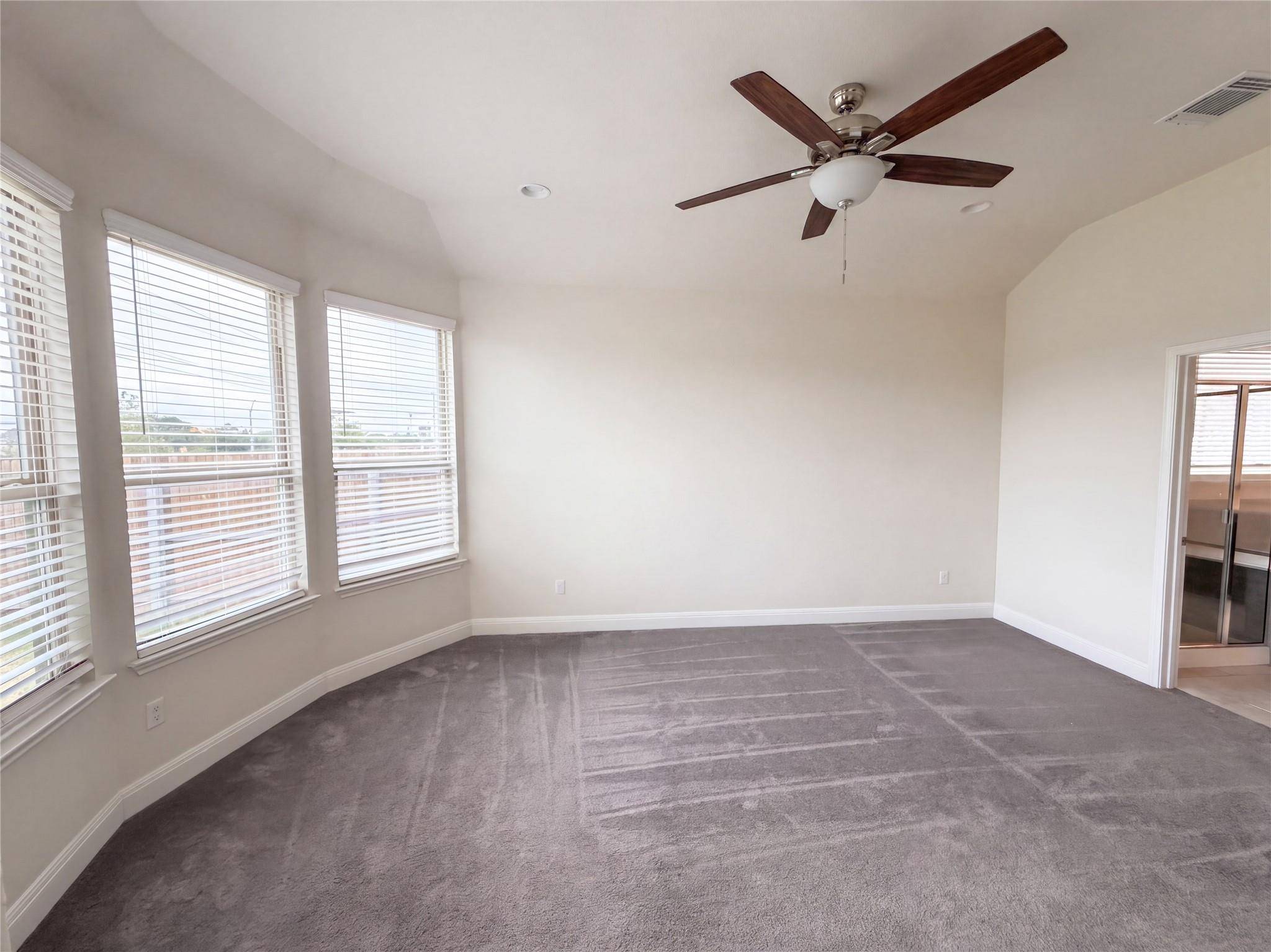 306 Duroc DR, Hutto, TX 78634