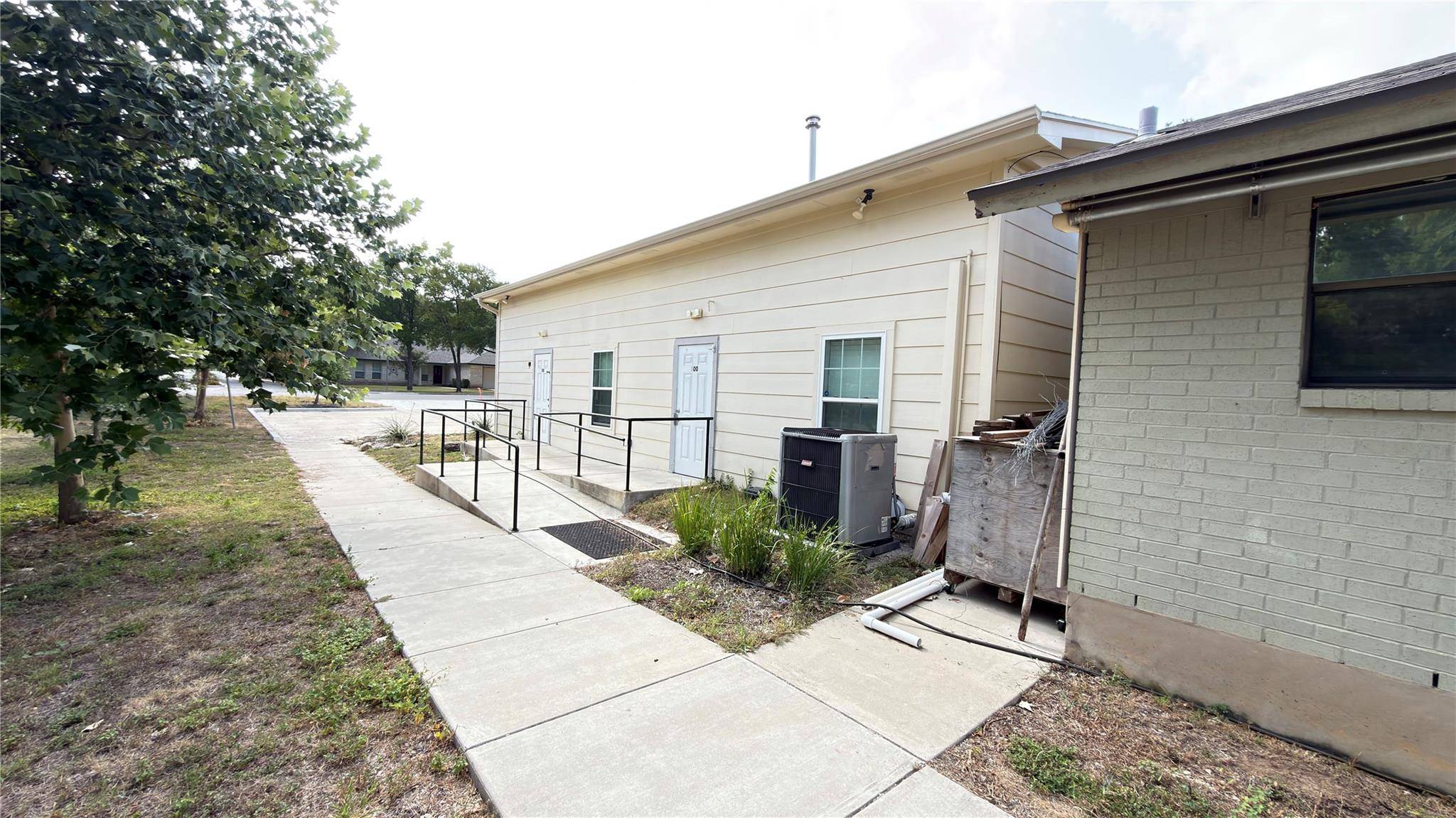 1201 S Mays ST, Round Rock, TX 78664