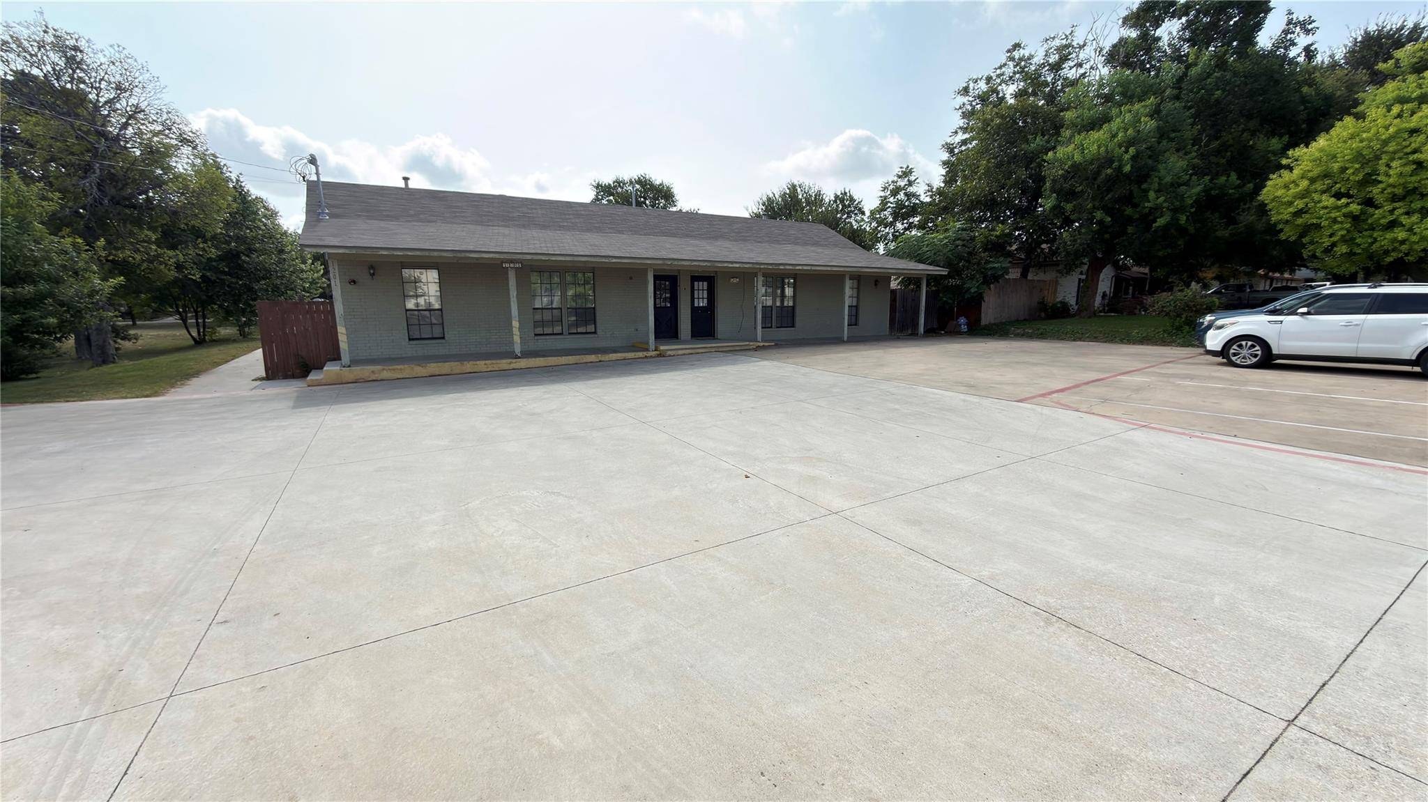 1201 S Mays ST, Round Rock, TX 78664