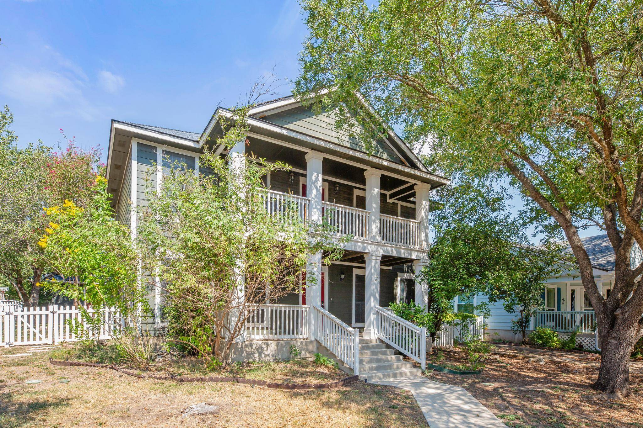 5801 McNaughton N, Kyle, TX 78640