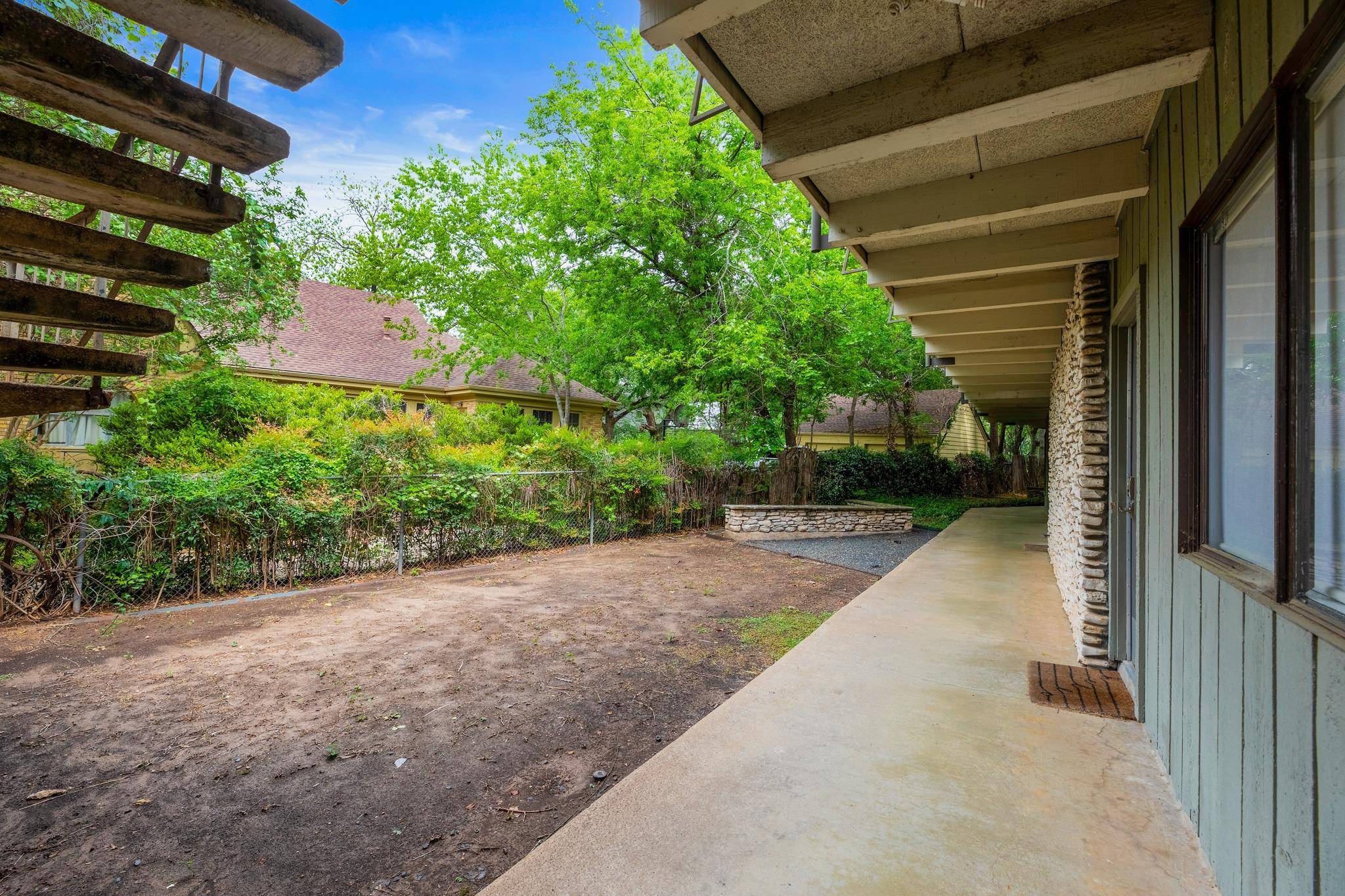 2308 Enfield RD #204, Austin, TX 78703