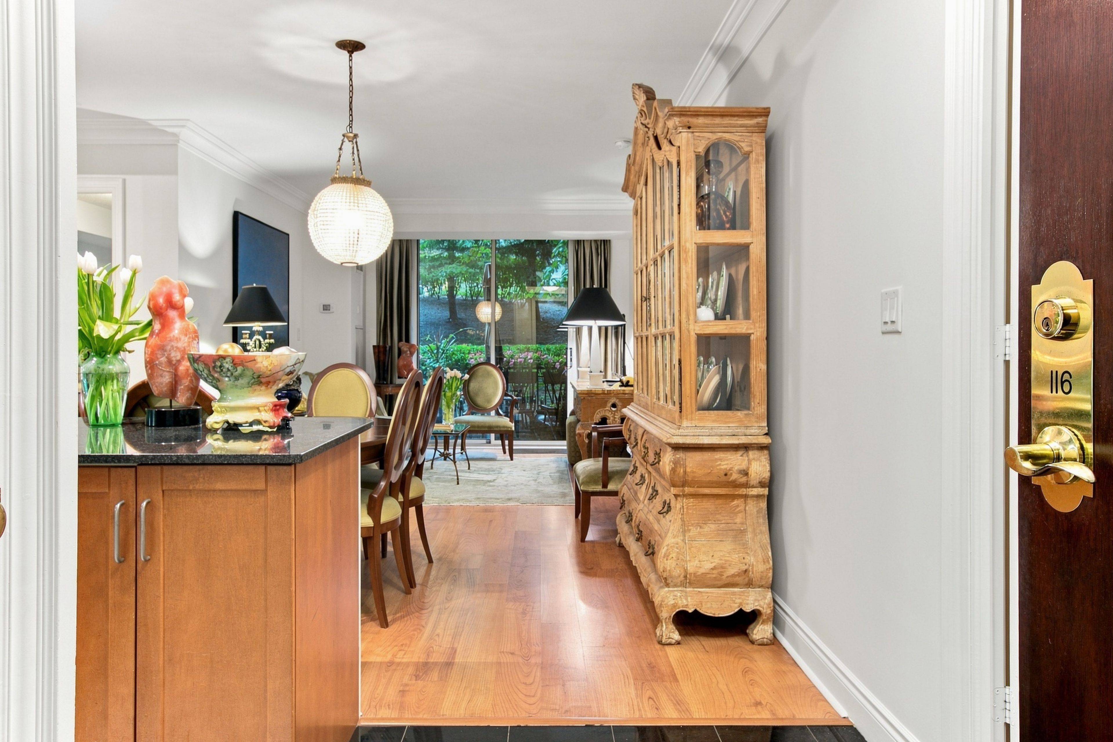 38 William Carson CRES #116, Toronto C12, ON M2P 2H2