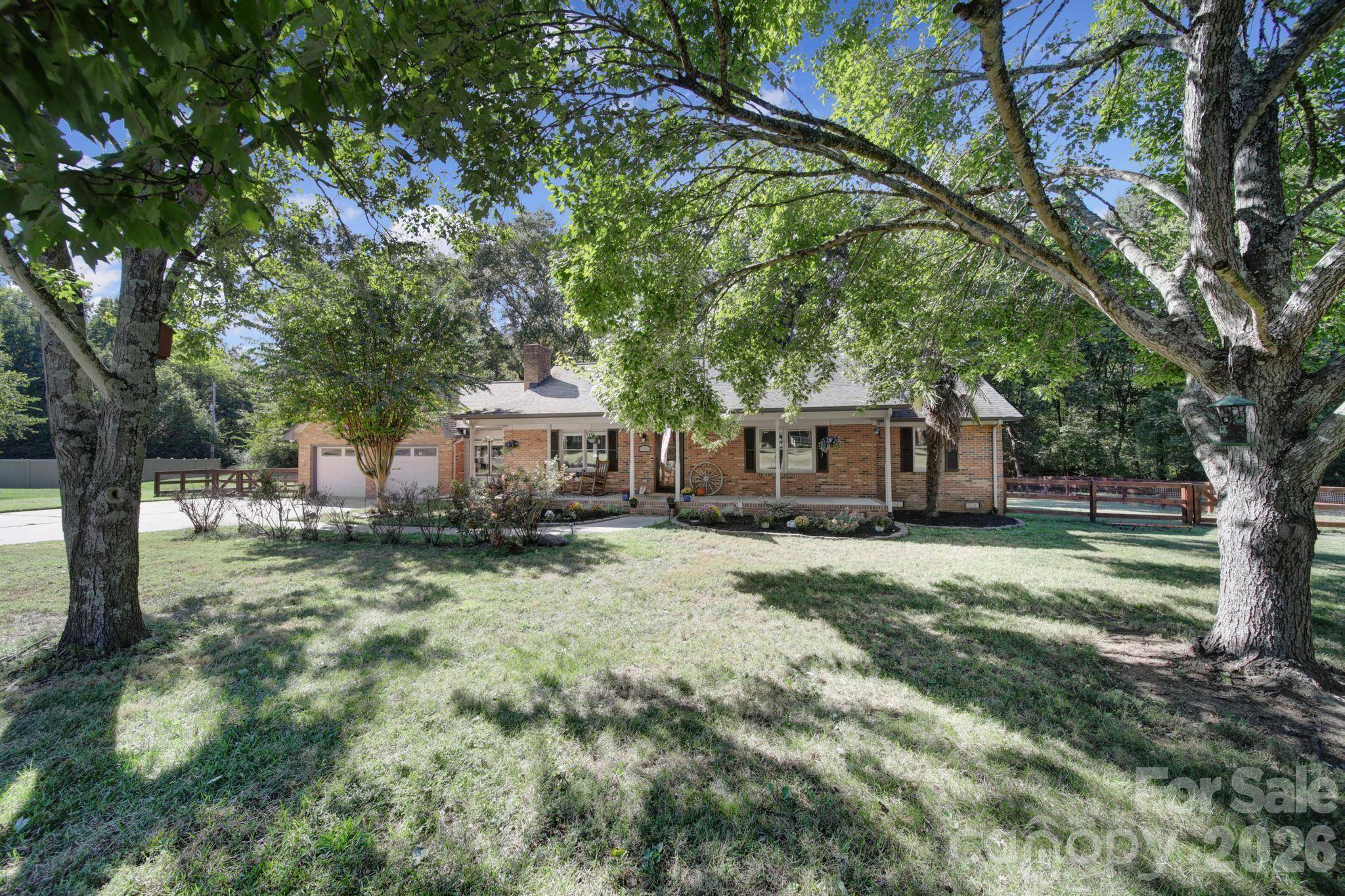 2412 Nancy LN, Harrisburg, NC 28075