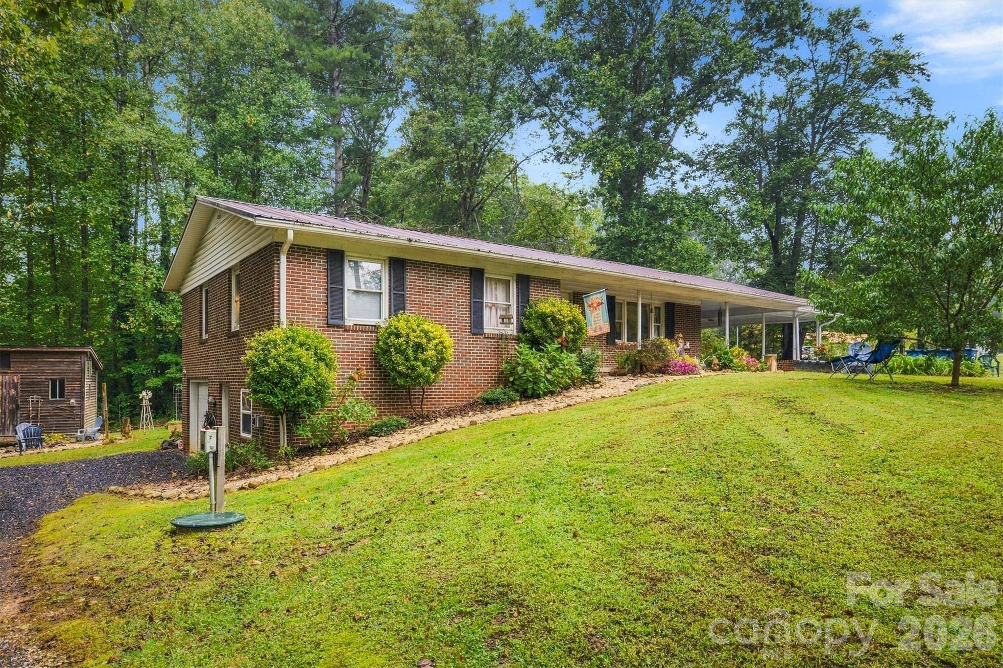 4753 Calico RD, Lenoir, NC 28645