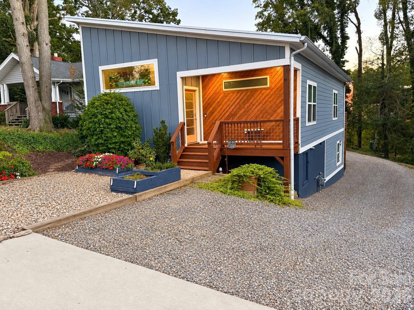 6 Dellwood ST, Asheville, NC 28806