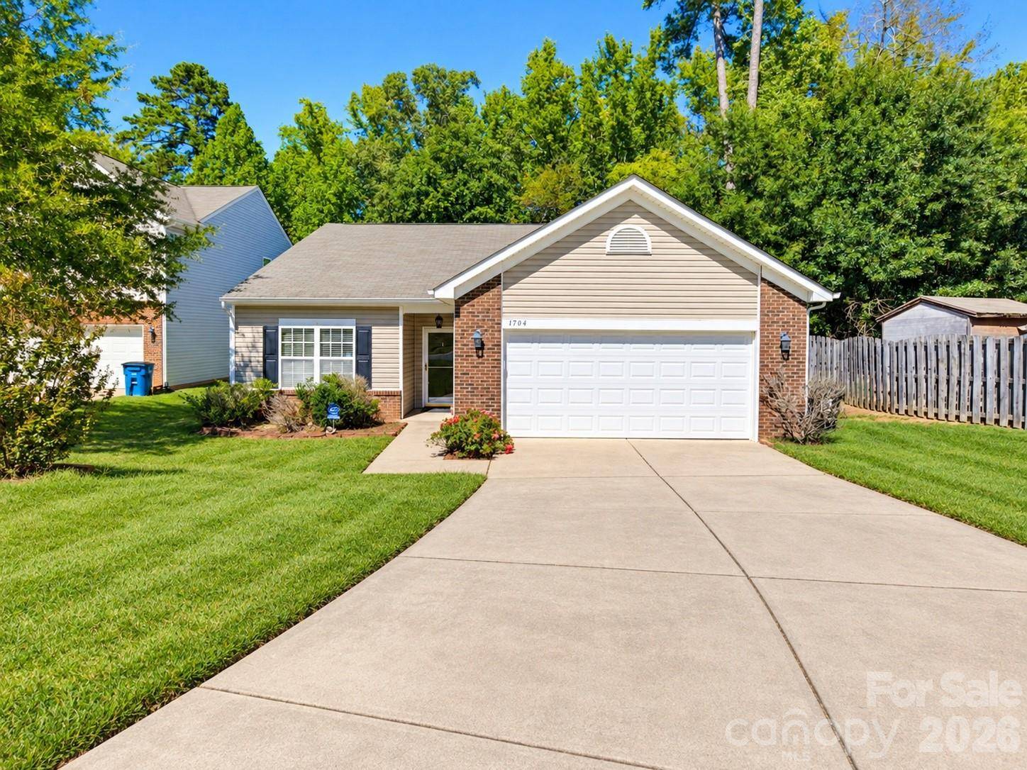 1704 Swan DR, Charlotte, NC 28216