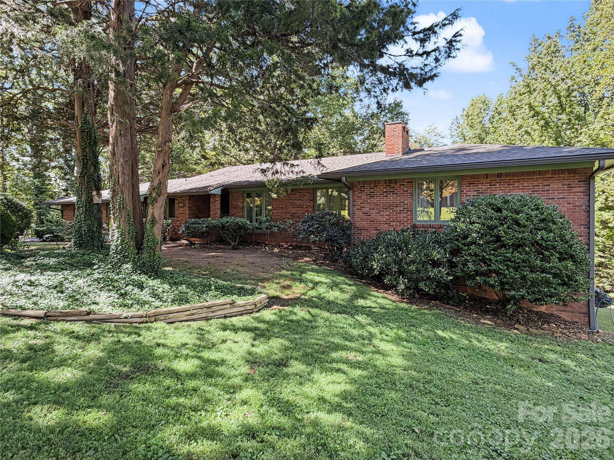 186 Catherine DR, Columbus, NC 28722