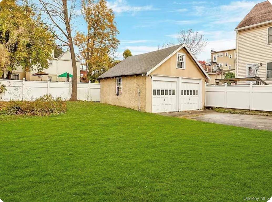 7 Hopper ST, Pleasantville, NY 10570