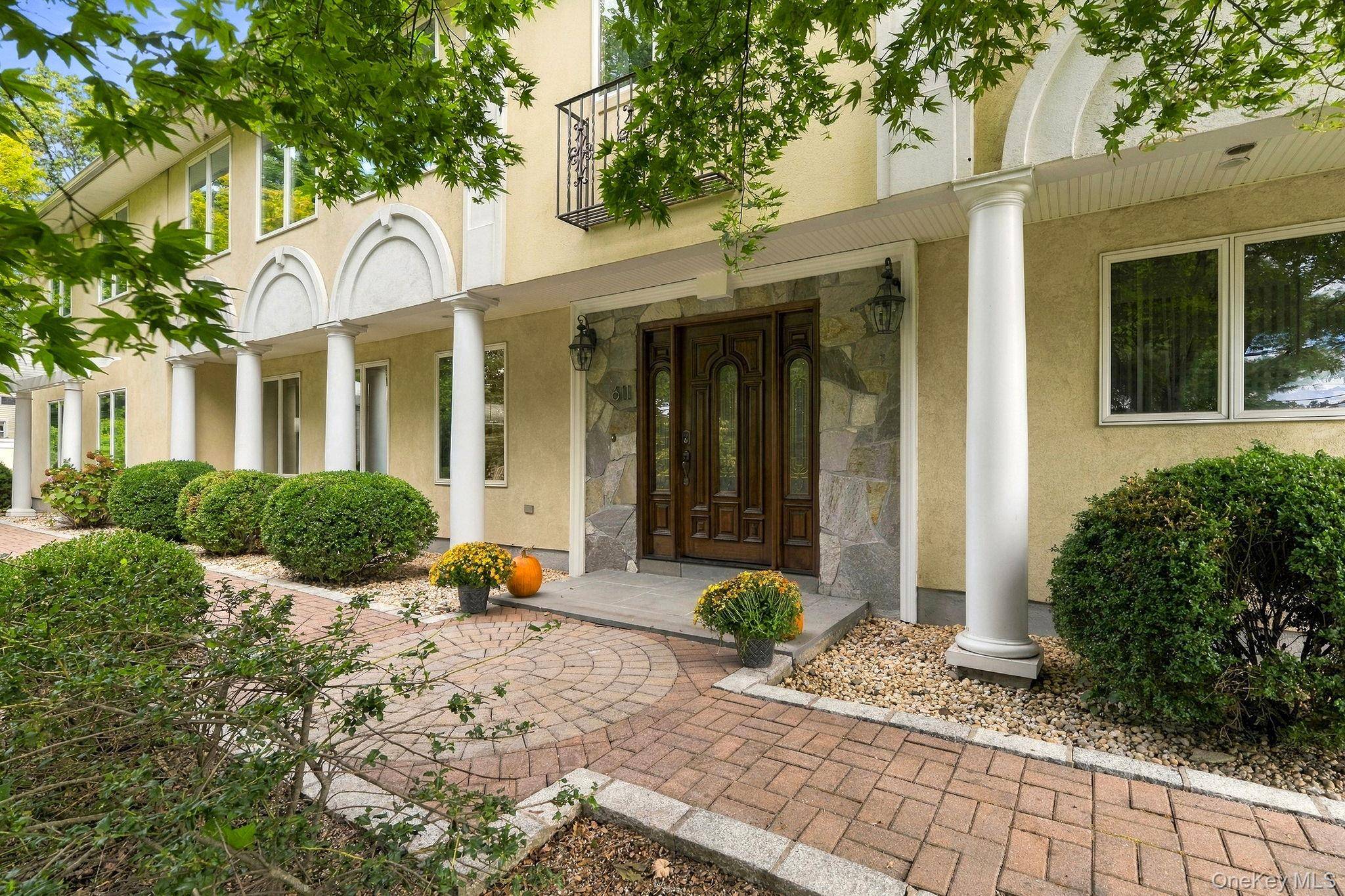 611 Knollwood RD, White Plains, NY 10603