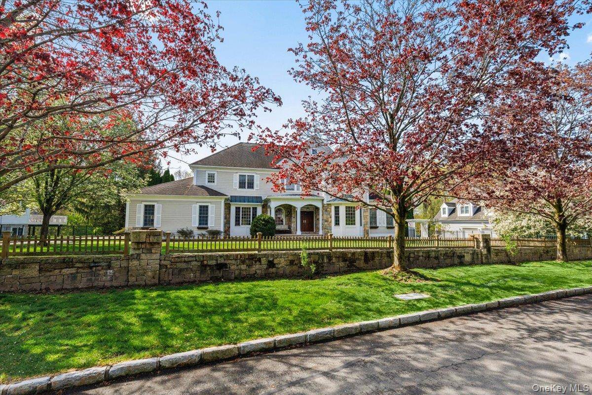 68 Stonewall CIR, West Harrison, NY 10604