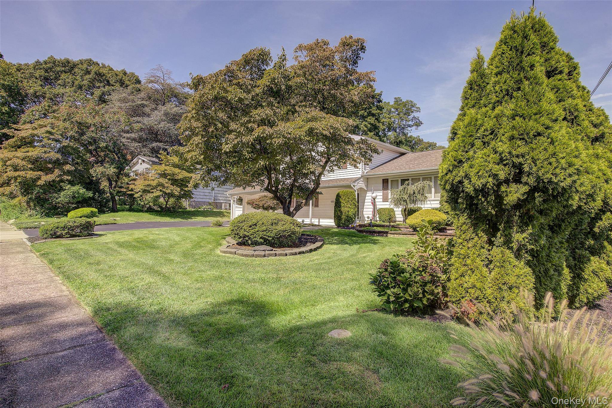 133 Kings HWY, Hauppauge, NY 11788