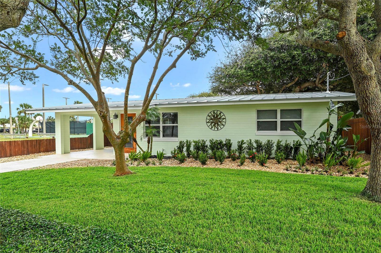 511 EVERGREEN ST, New Smyrna Beach, FL 32169