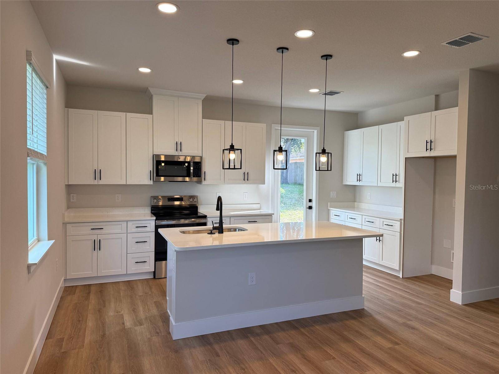 8590 BLACKBERRY AVE, Orlando, FL 32825