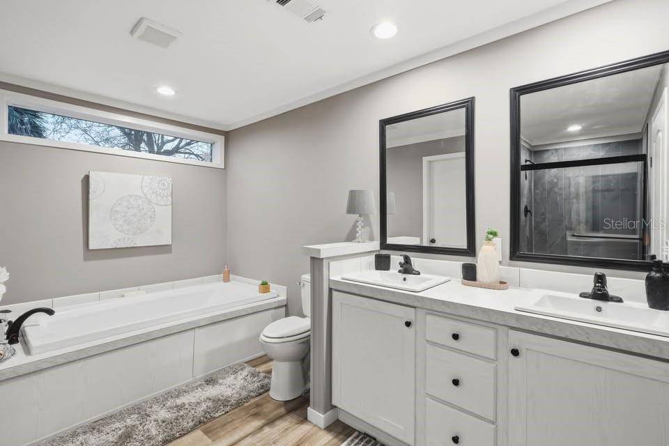 1913 WOODCREST DR, Ormond Beach, FL 32174