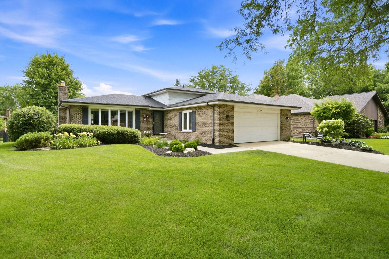 3313 Pitcher DR, Darien, IL 60561