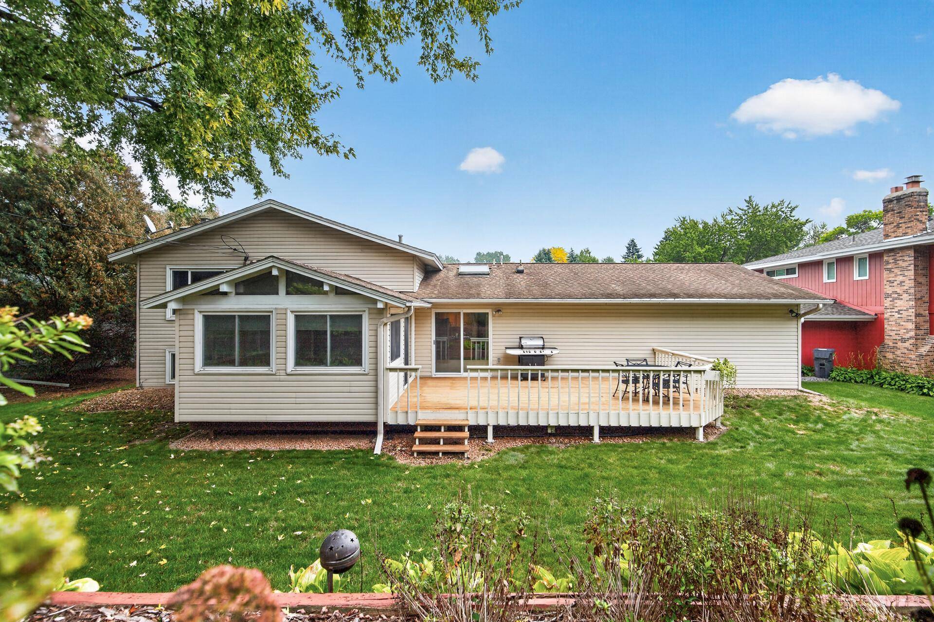 4409 Flag AVE N, New Hope, MN 55428