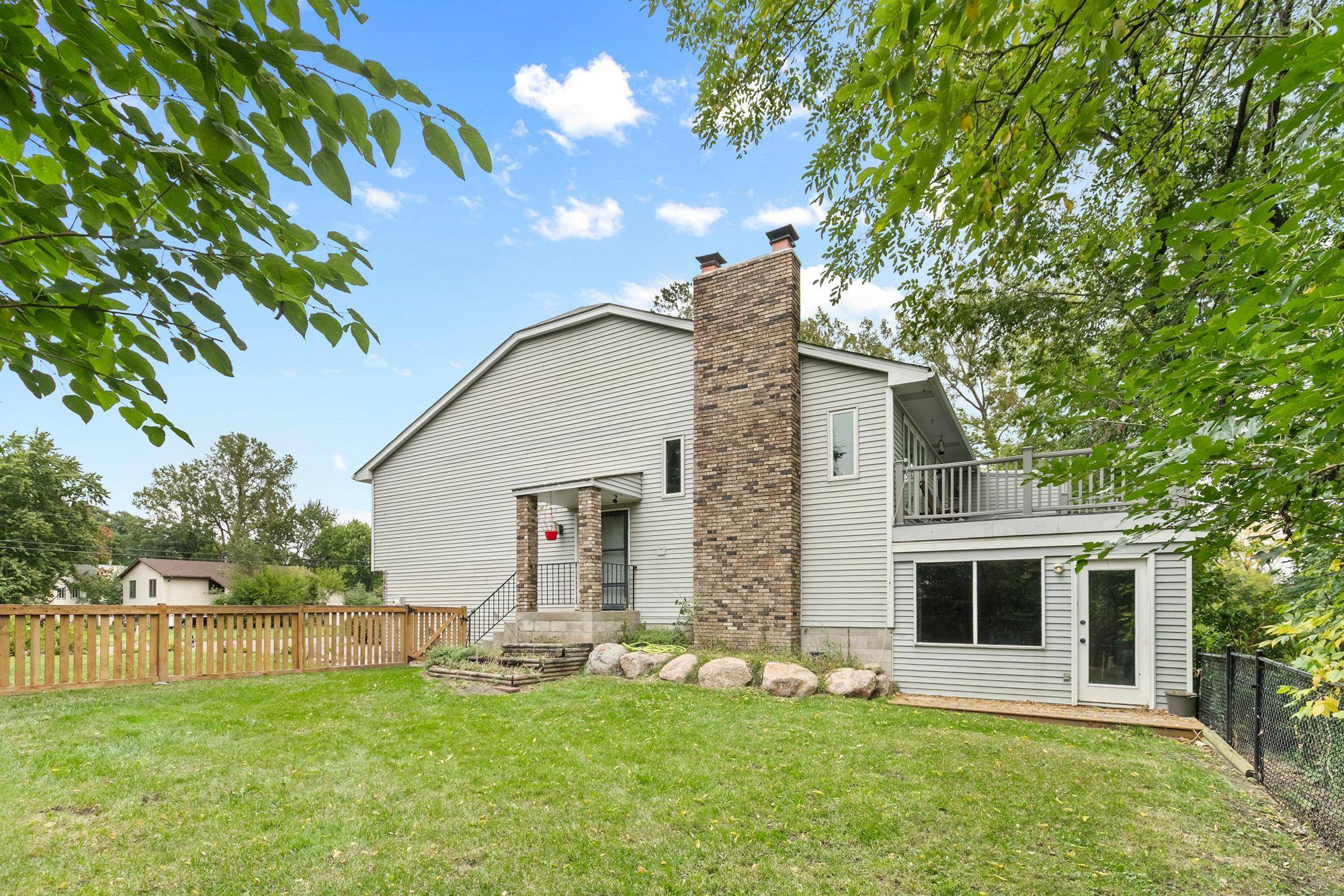 212 Transit AVE, Roseville, MN 55113