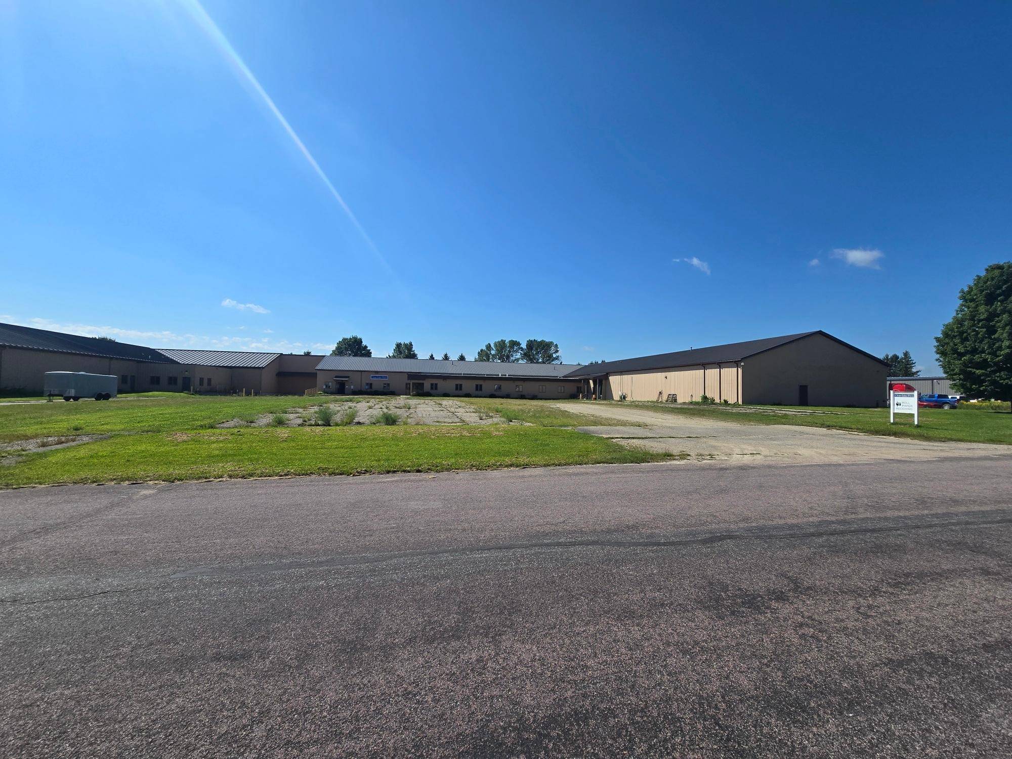300 16th AVE SE, Waseca, MN 56093