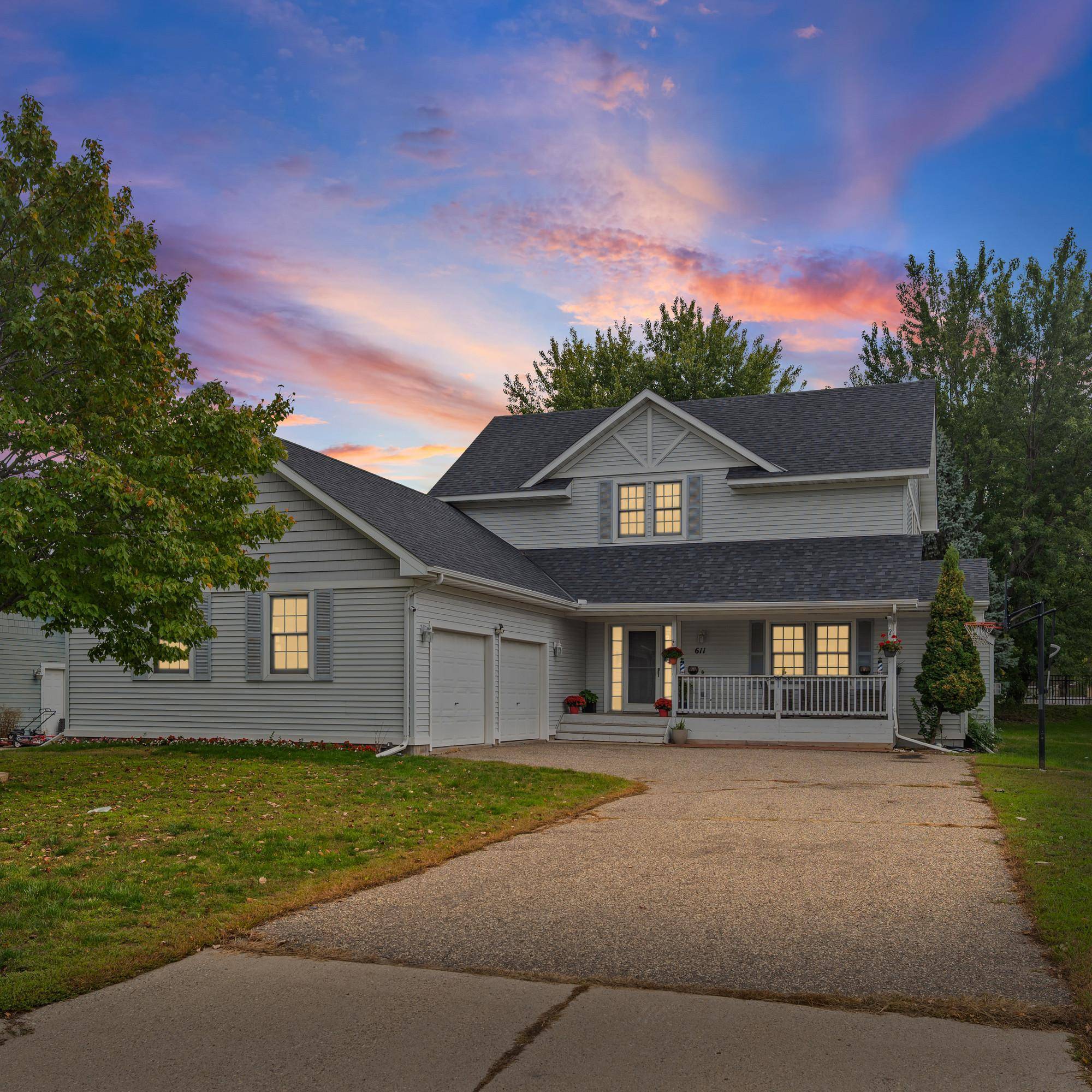 611 Bellvue LN, Brooklyn Center, MN 55430