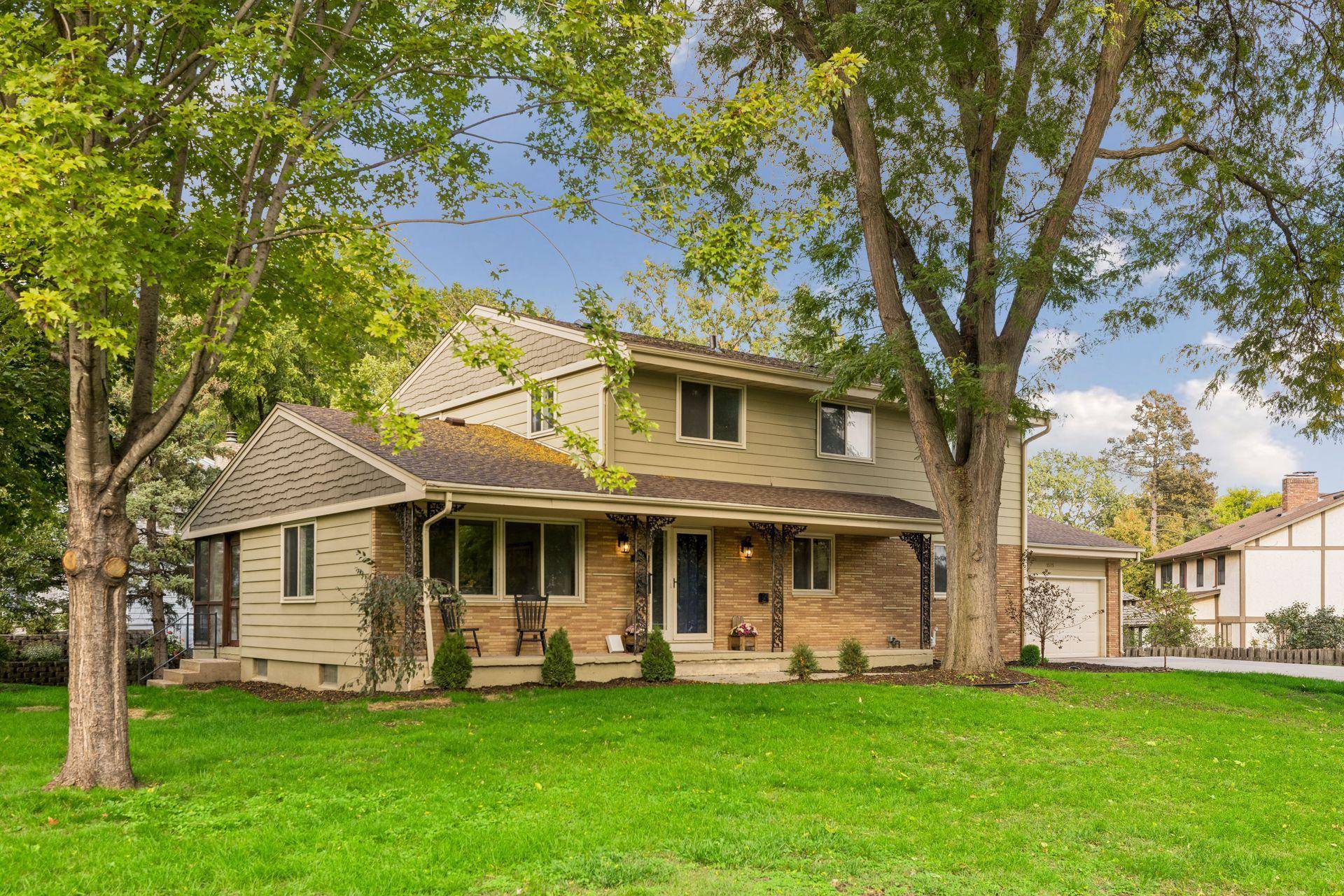 1525 Saint Croix CIR, Golden Valley, MN 55422
