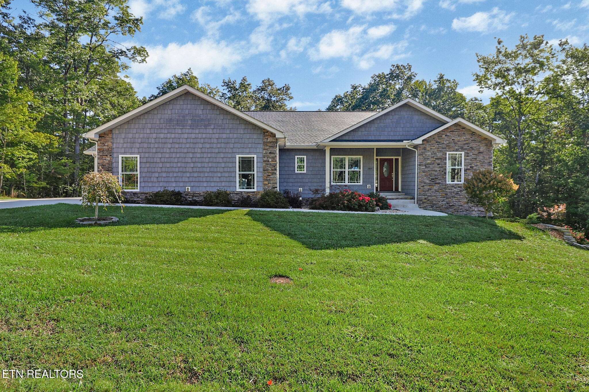 380 Mountain Preserve Pkwy, Crab Orchard, TN 37723