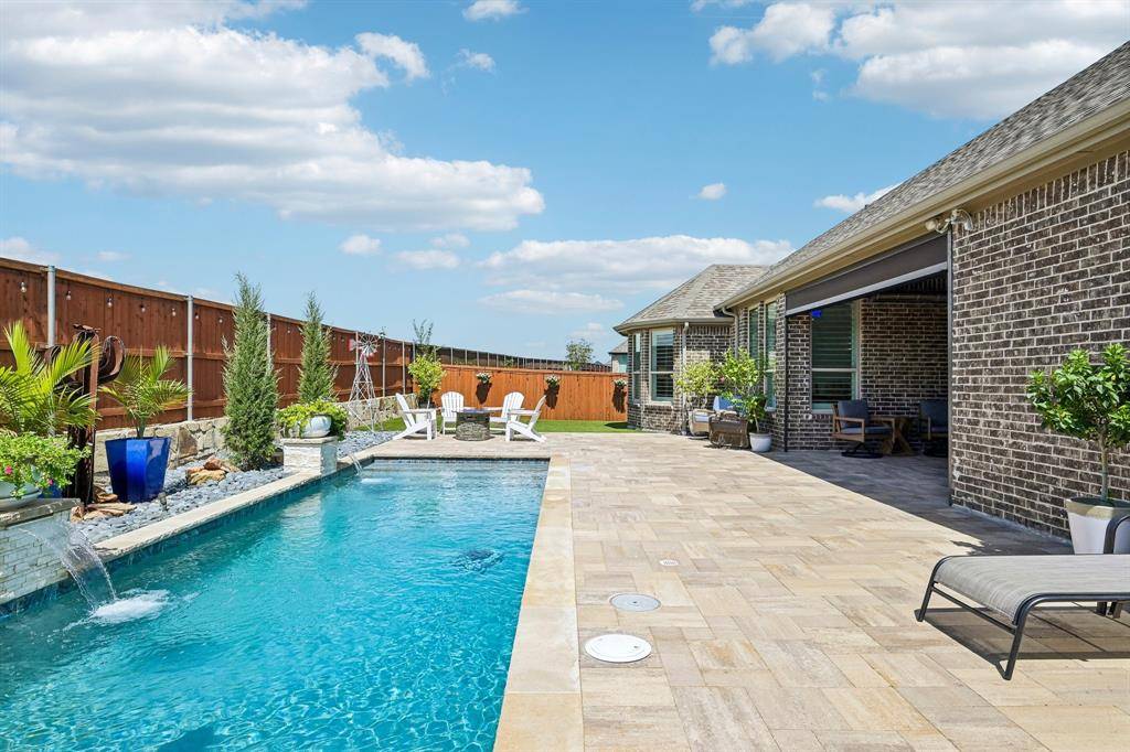 1517 Cedar Berry Drive, Aubrey, TX 76227