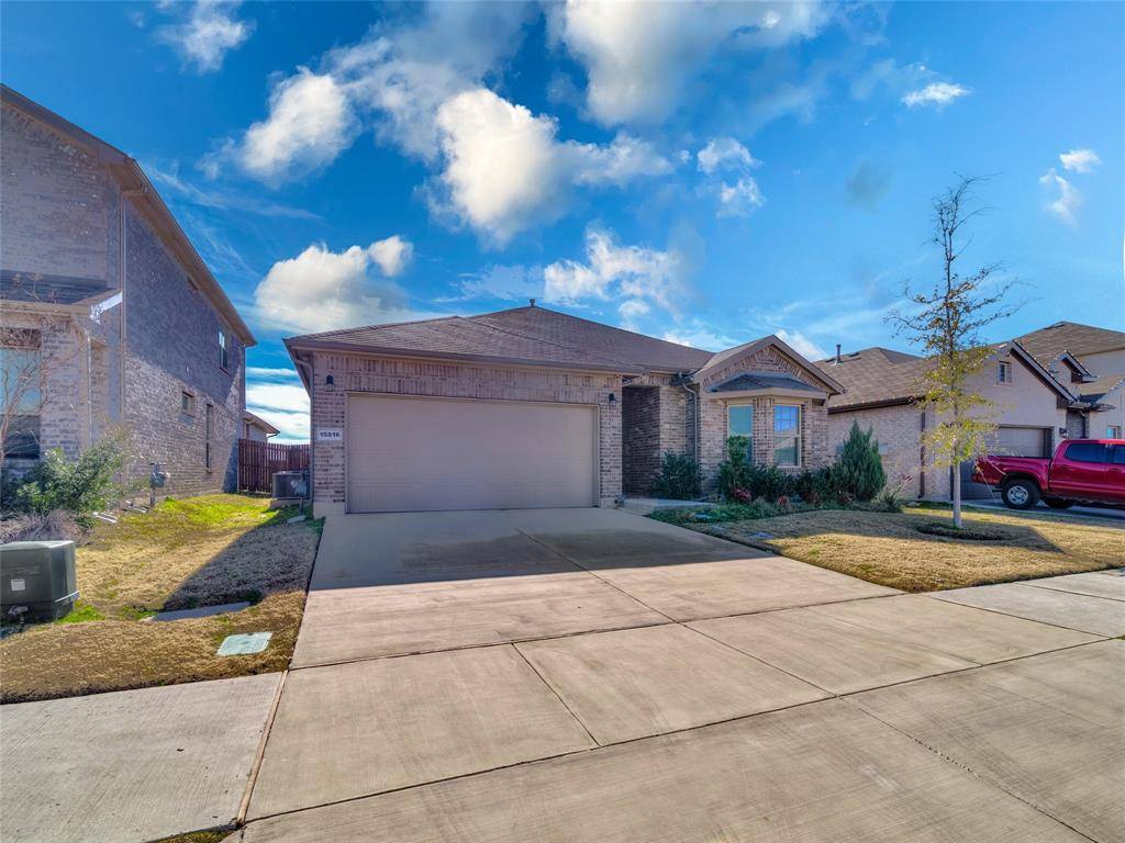 15816 Farringdon Street, Fort Worth, TX 76247