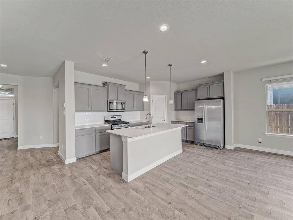 15816 Farringdon Street, Fort Worth, TX 76247