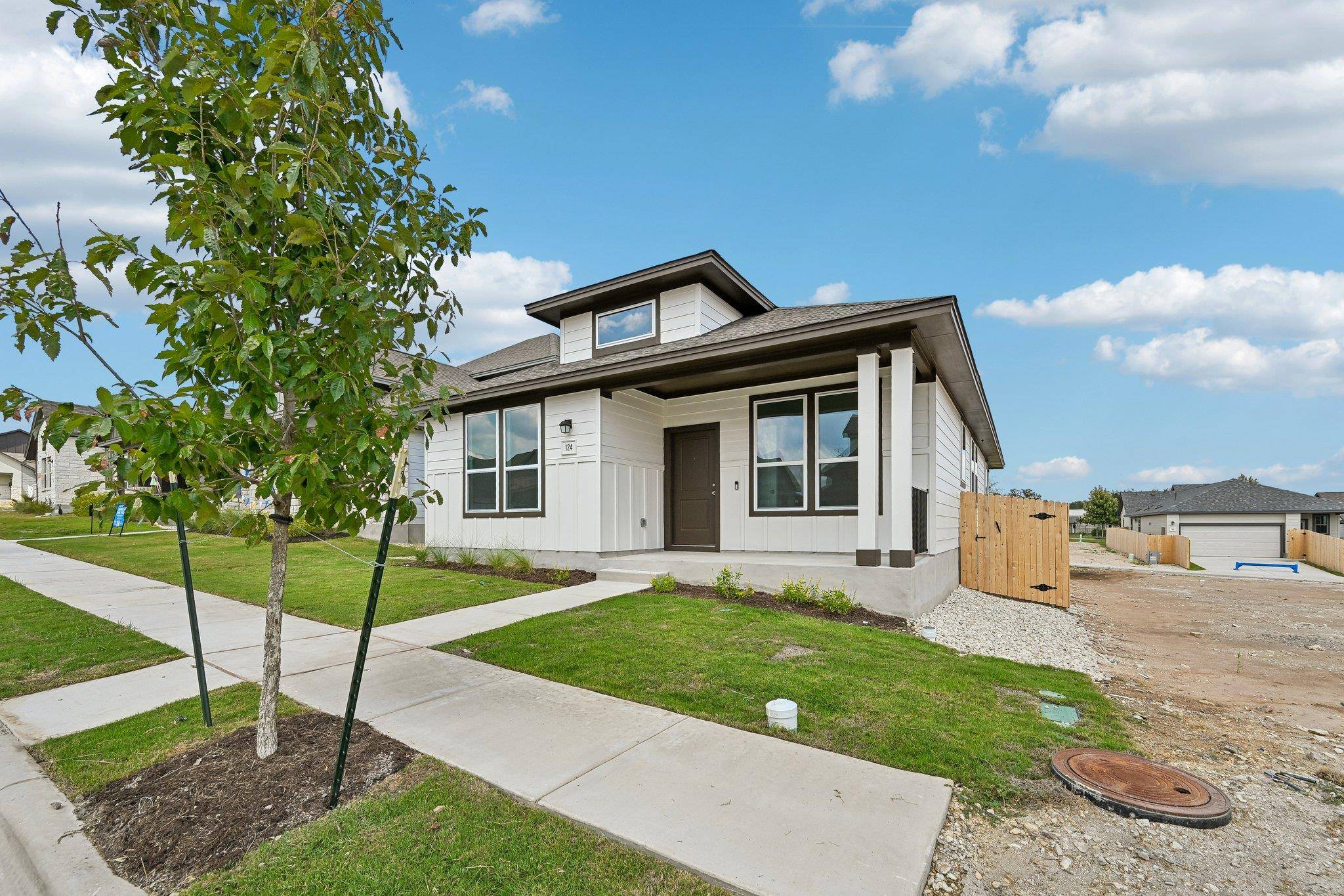 124 Tenny LN, Kyle, TX 78640