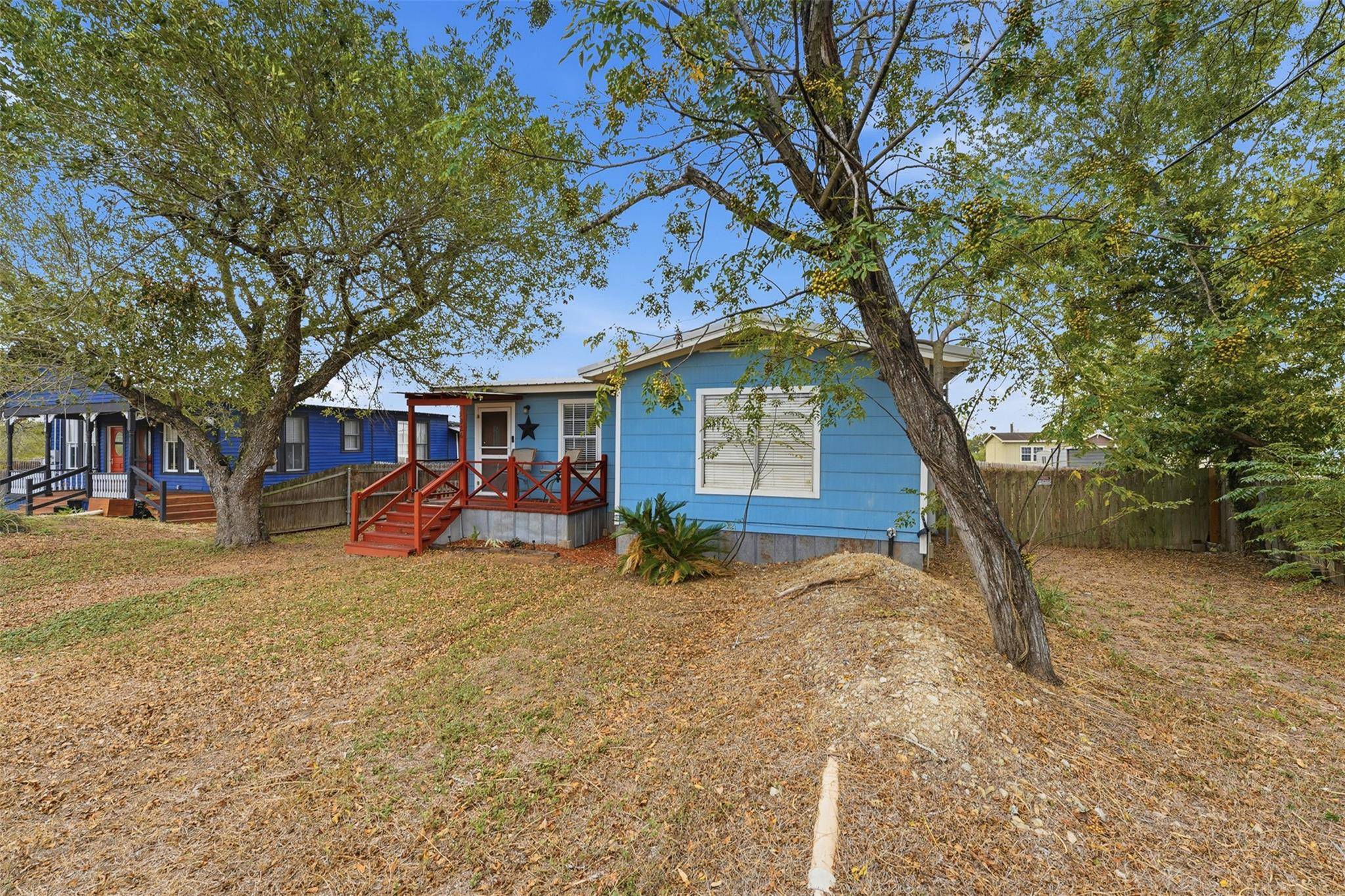1926 Dreyer LN, Gonzales, TX 78629