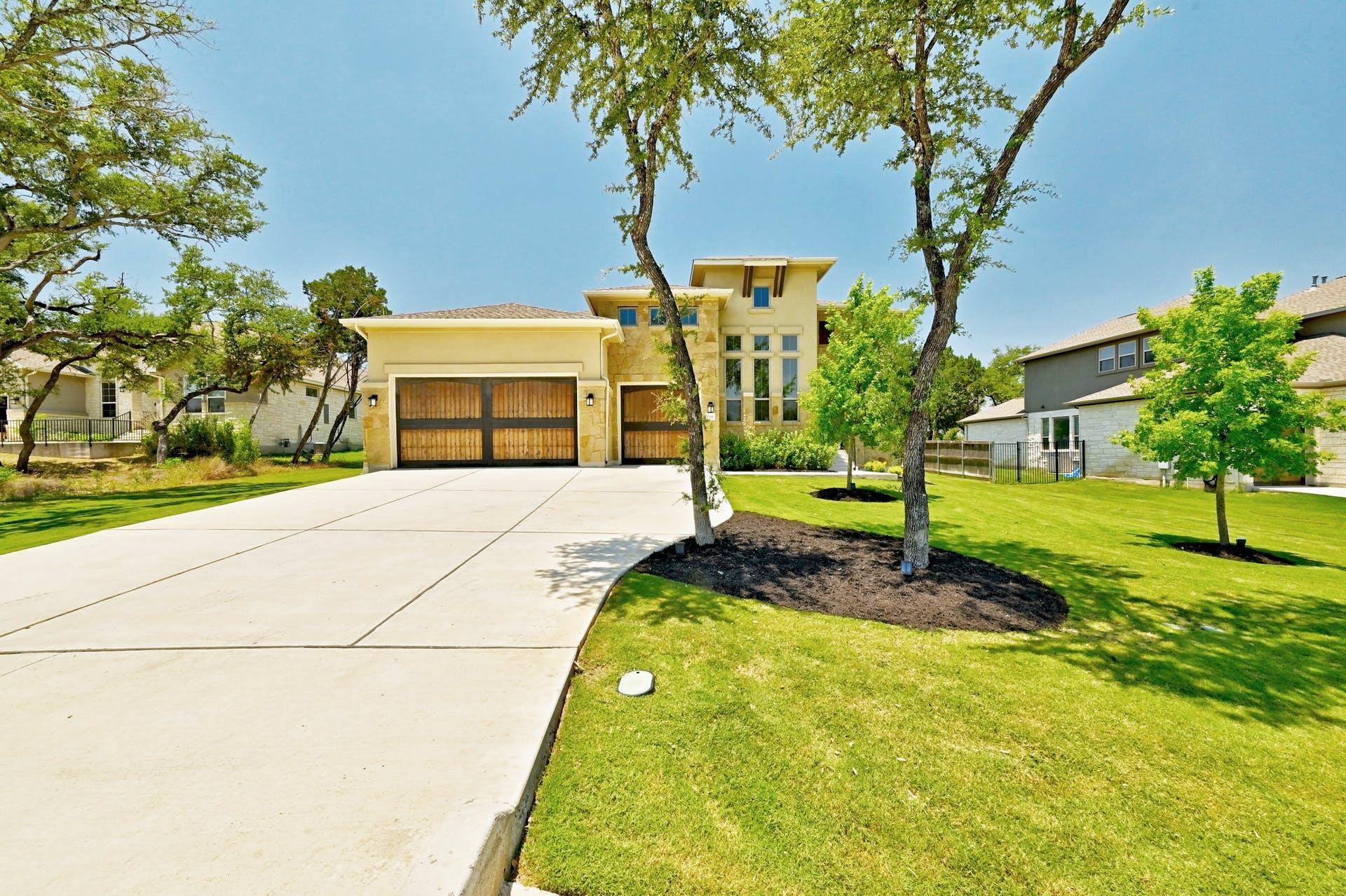 134 Staked Plains LN, Dripping Springs, TX 78620
