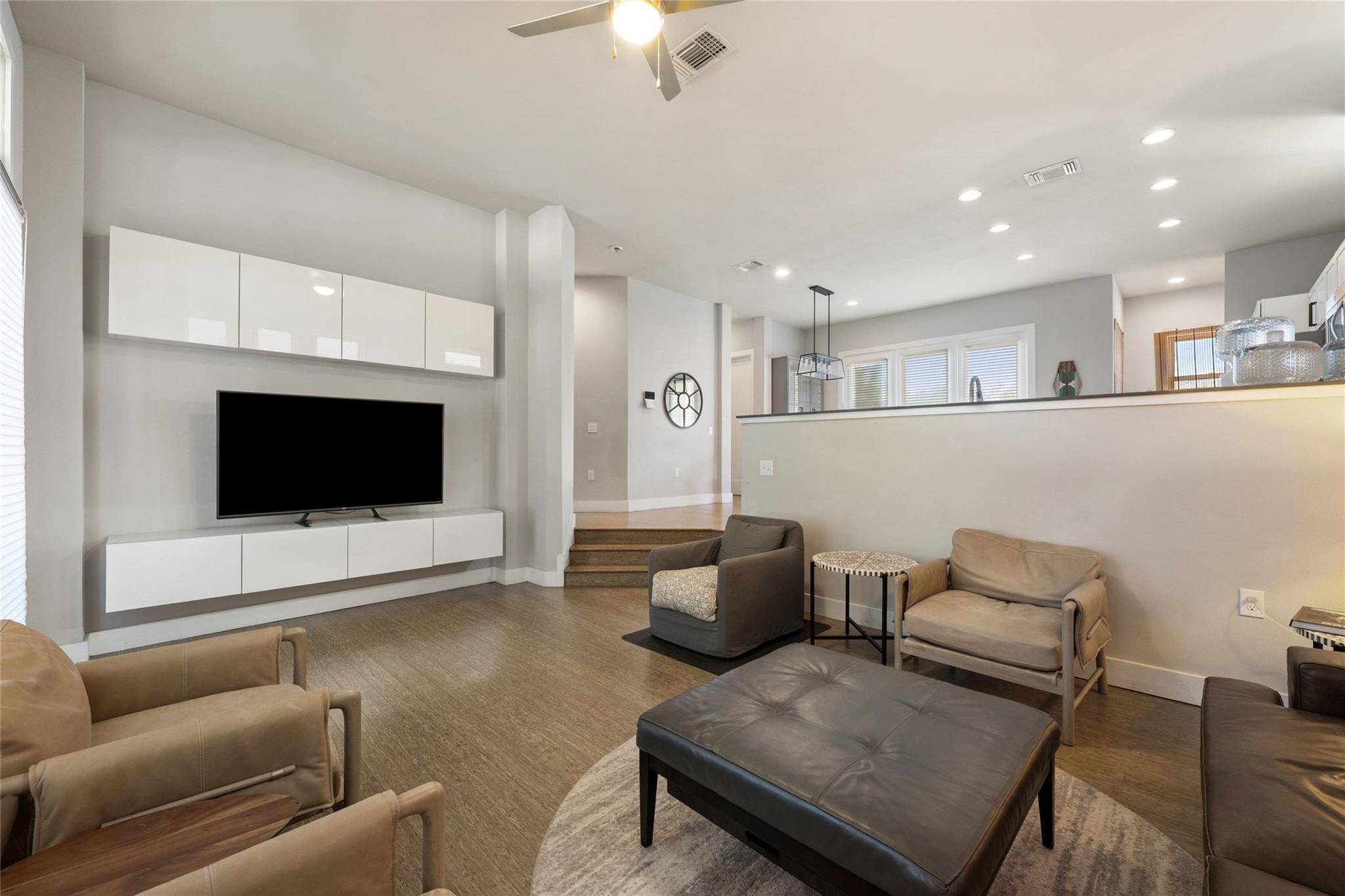 2804 S 5th ST #A, Austin, TX 78704