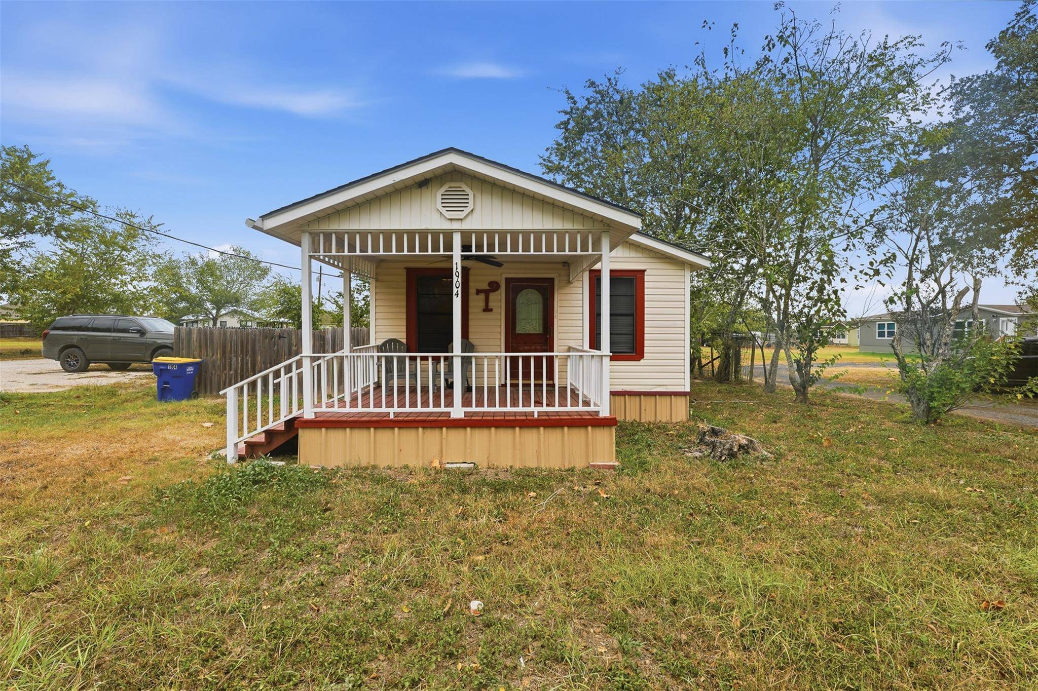 1904 Dreyer LN, Gonzales, TX 78629