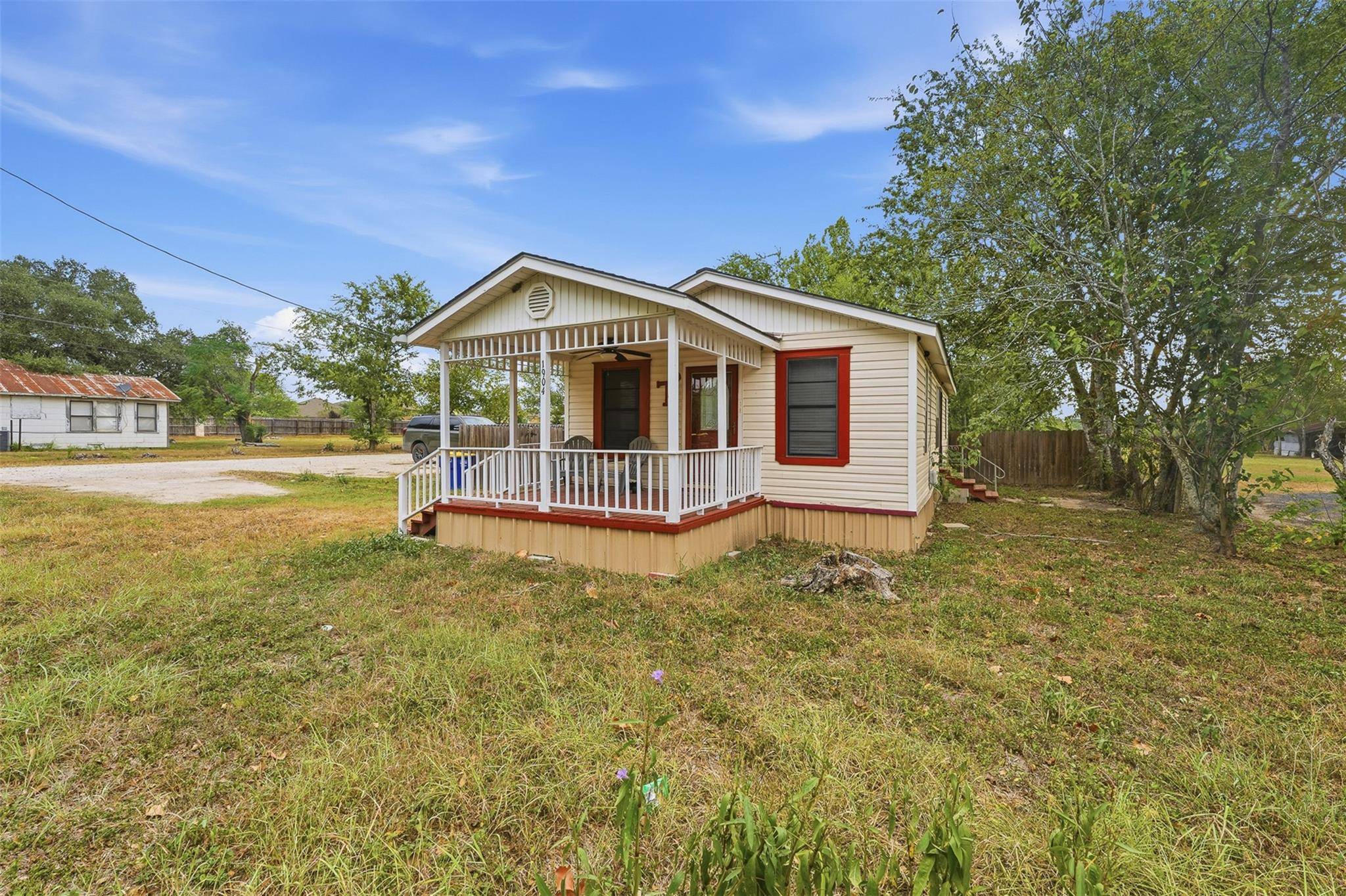 1904 Dreyer LN, Gonzales, TX 78629