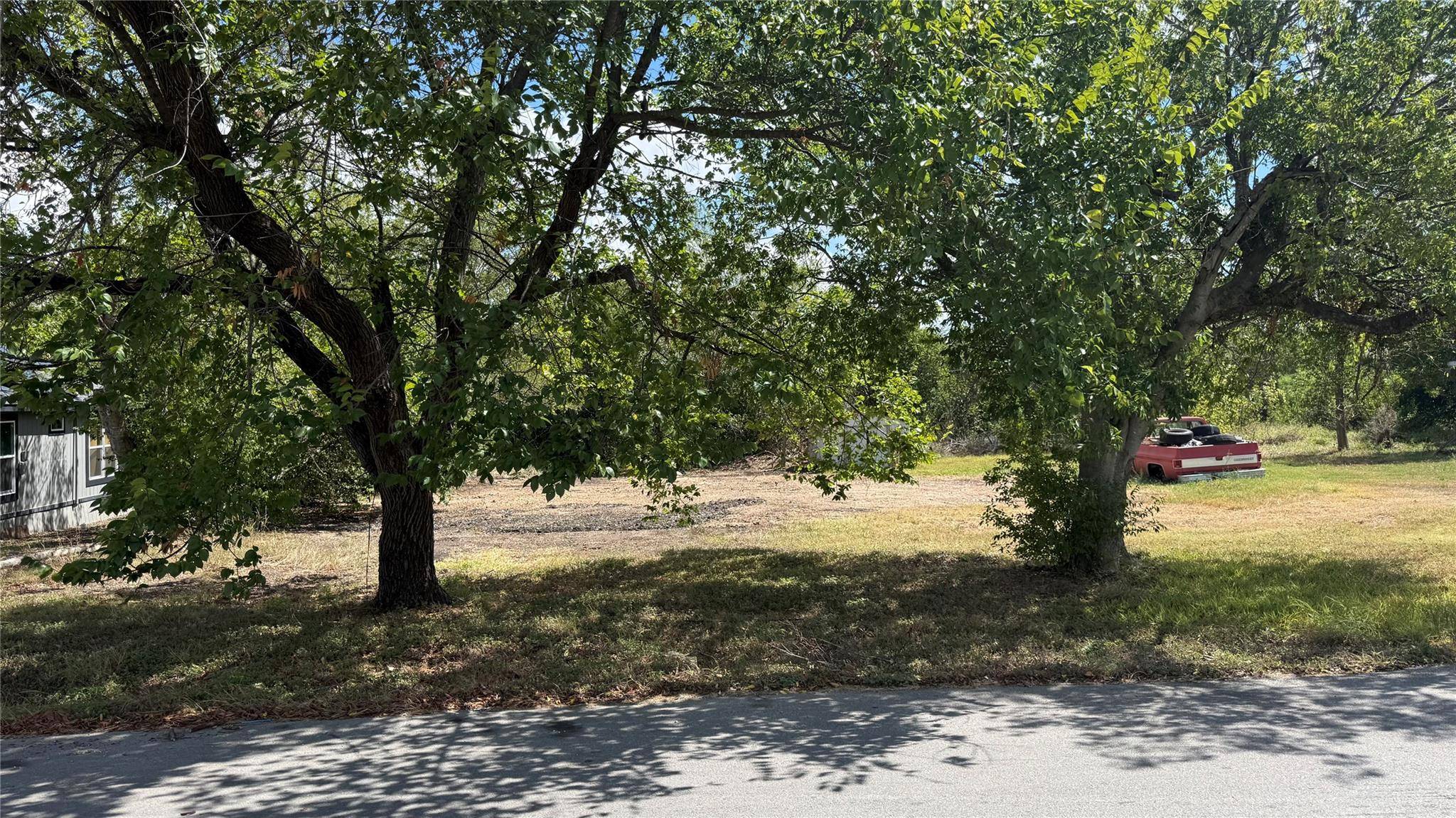602 Burkett ST, Taylor, TX 76574