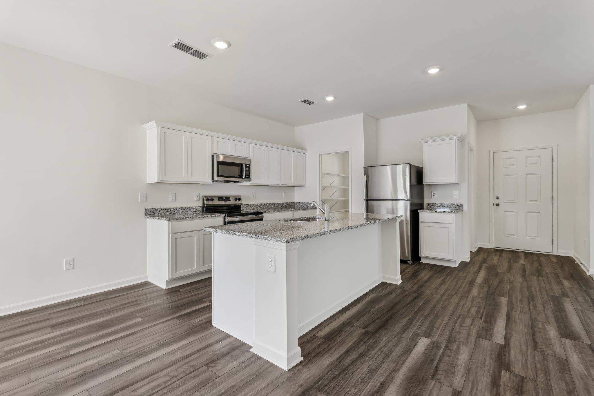 500 McFadin WAY, Taylor, TX 76574