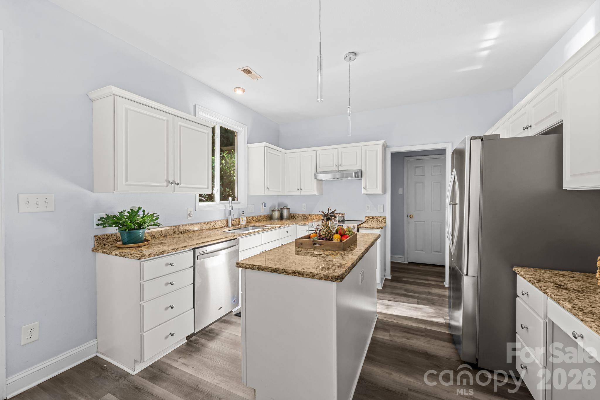 5520 Waverly Lynn LN, Charlotte, NC 28269