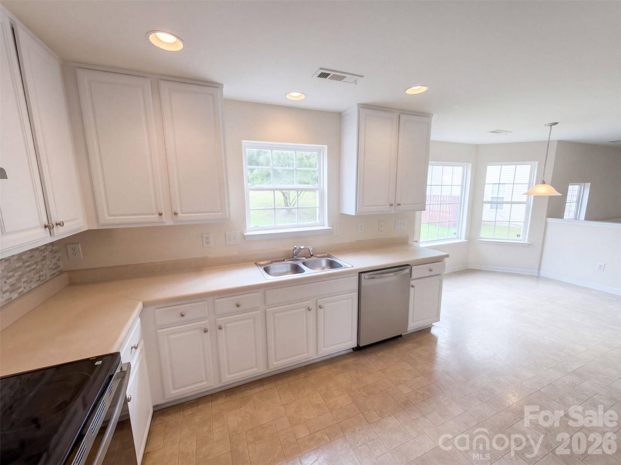 3214 Erwin Trace DR, Charlotte, NC 28213