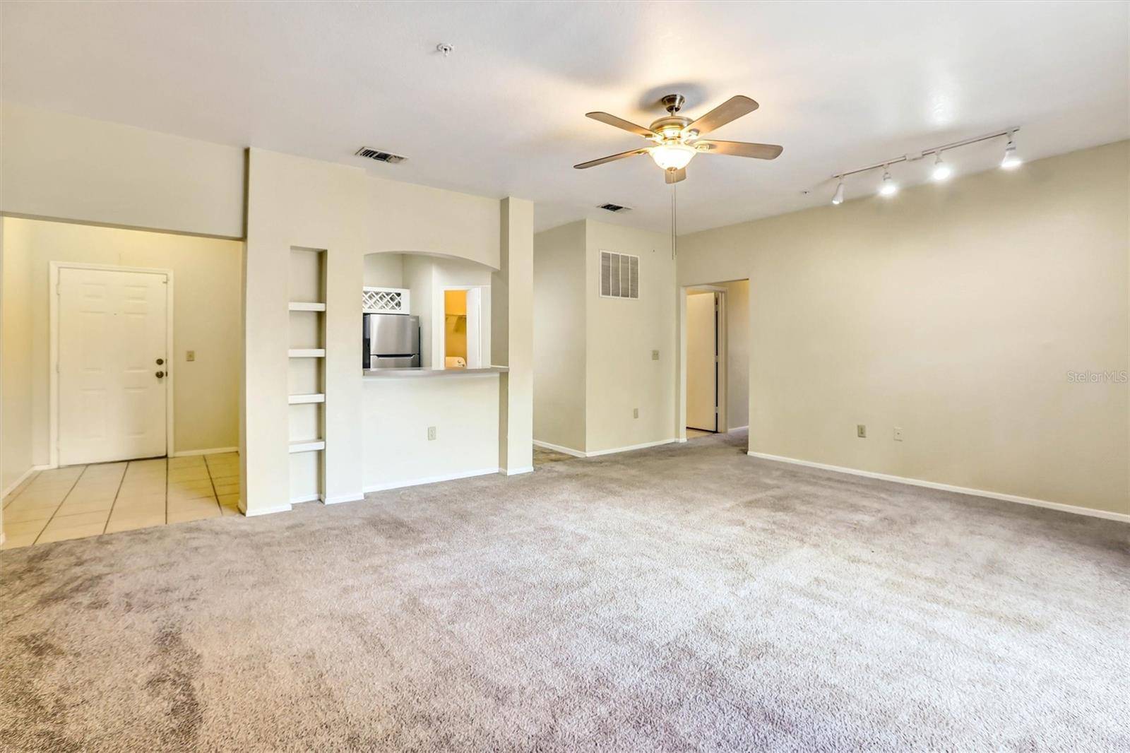 132 VISTA VERDI CIR #228, Lake Mary, FL 32746